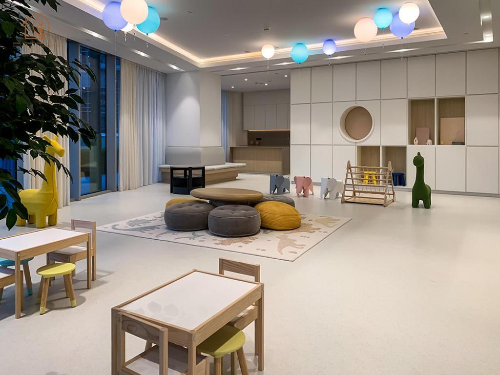 Sky-high 2-bedroom With Views 206gr-2 *