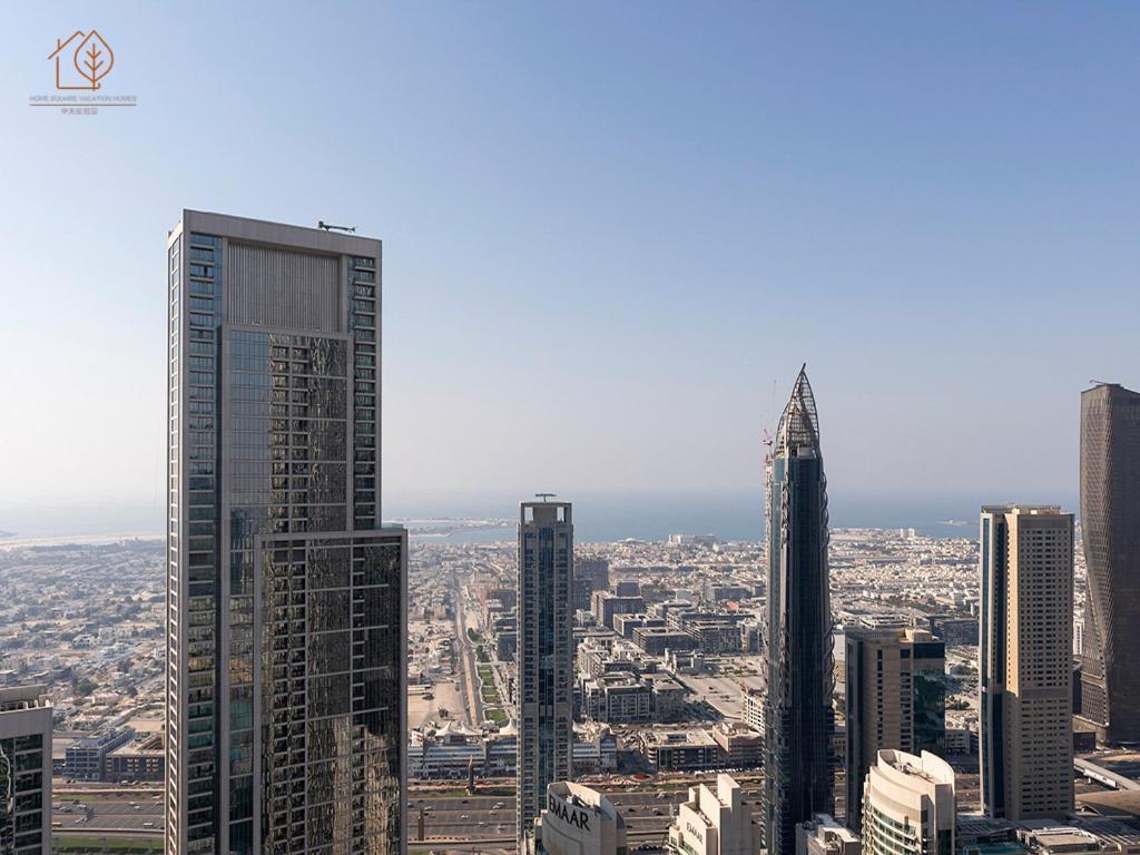 Sky-high 2-bedroom With Views 206gr-2 *