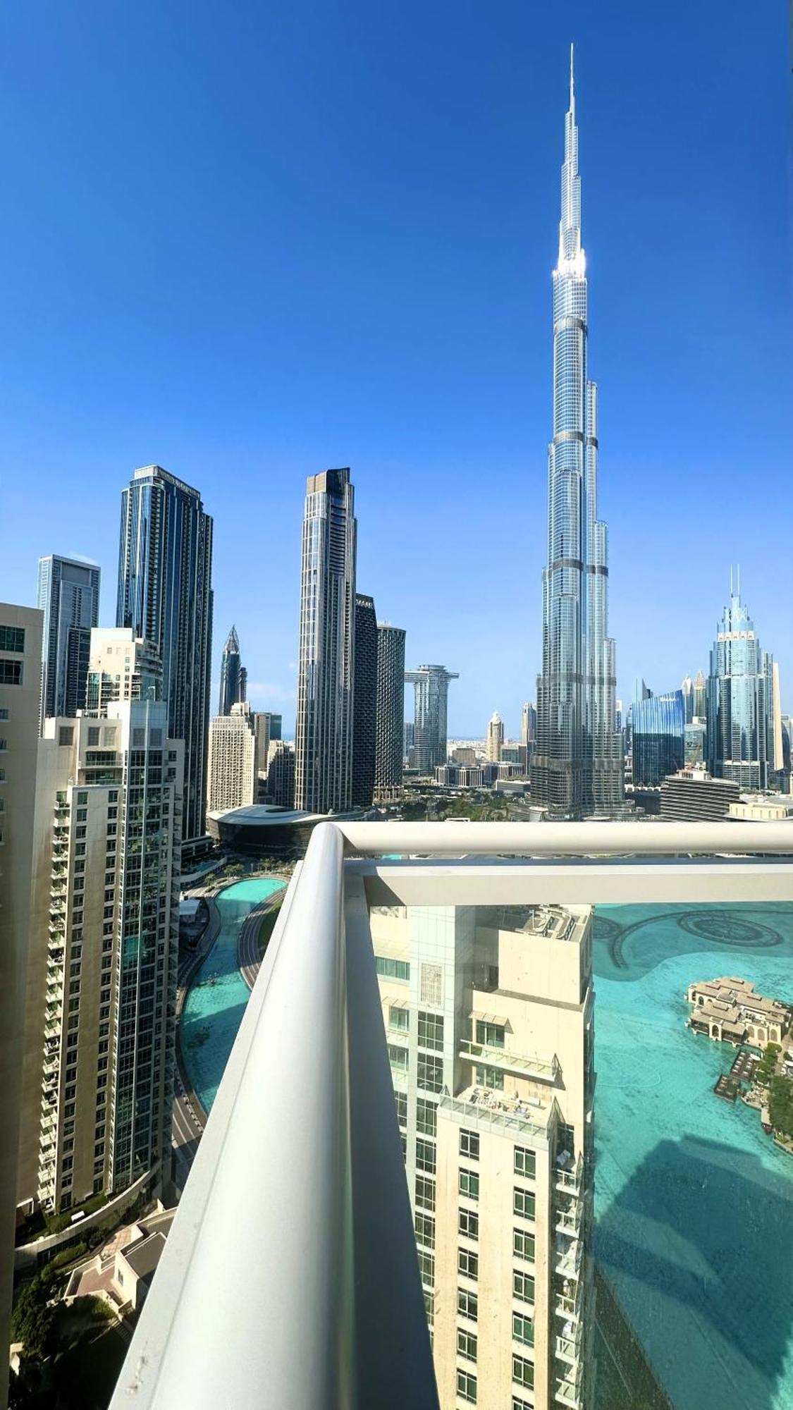 Ace Luxe, 2br, Downtown, Burj Khalifa & Fountain View, 5 Mins Walk To Mall * Dubaï