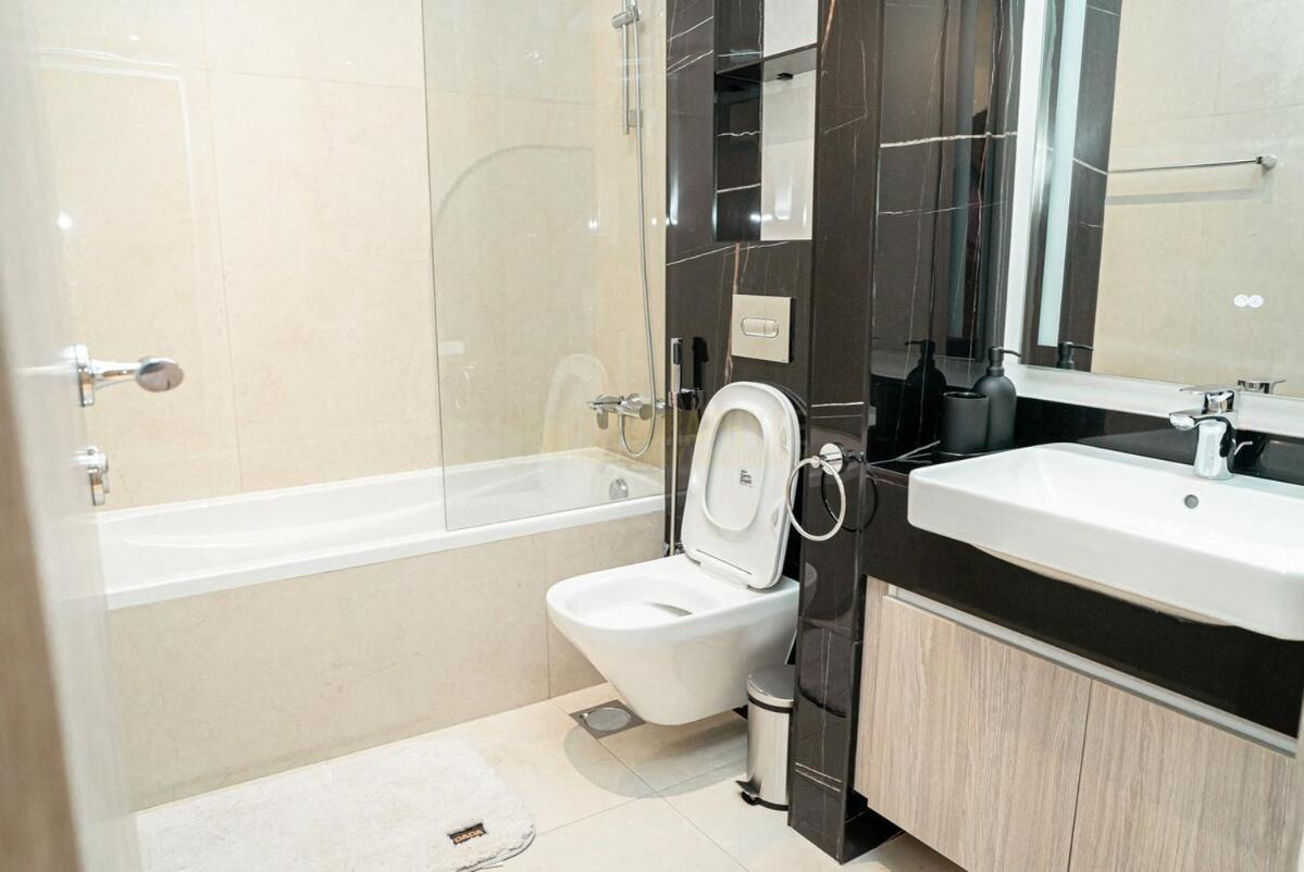 Medore Entire Brand New Flat In *