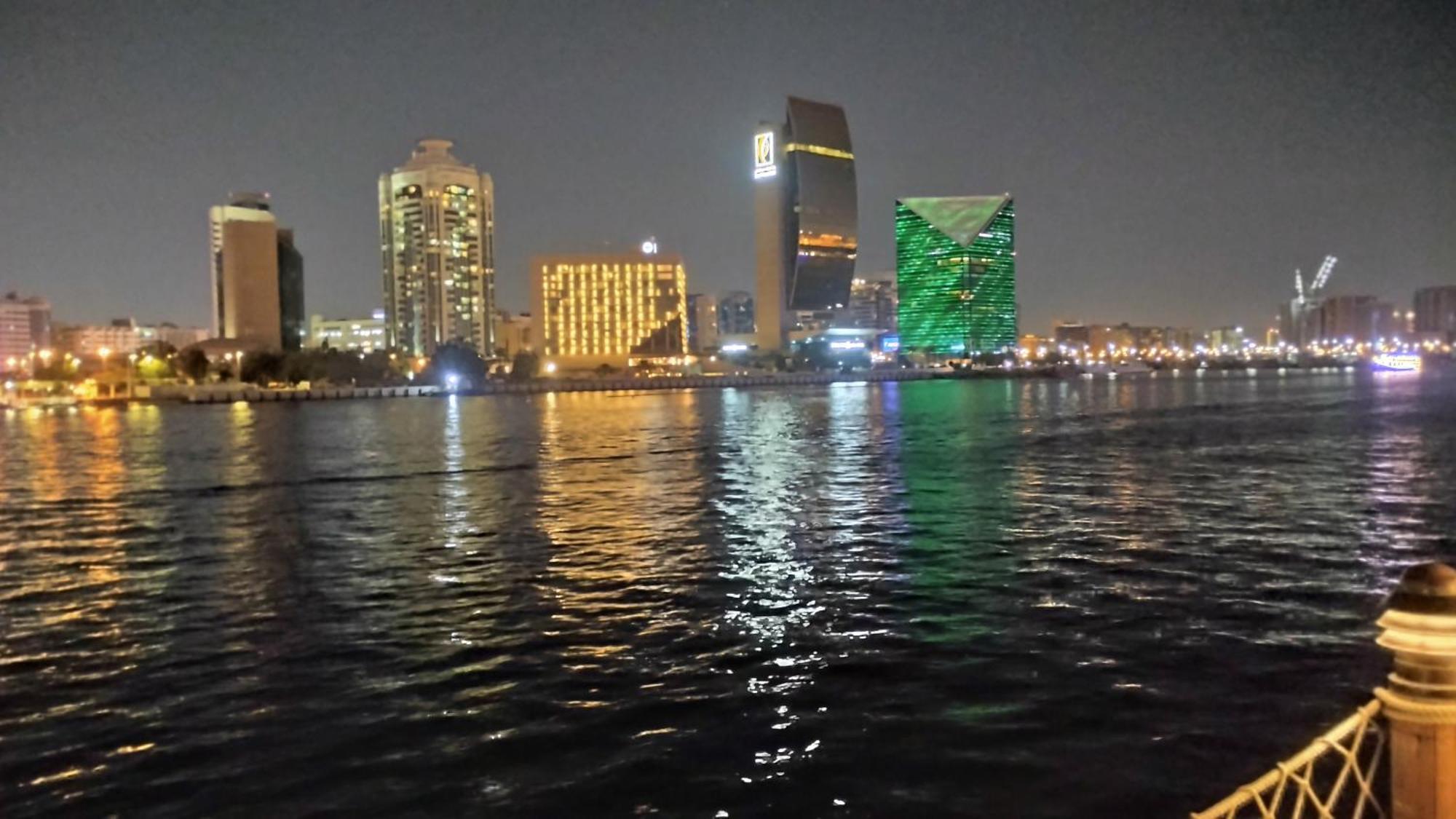 Sky Into * Dubaï