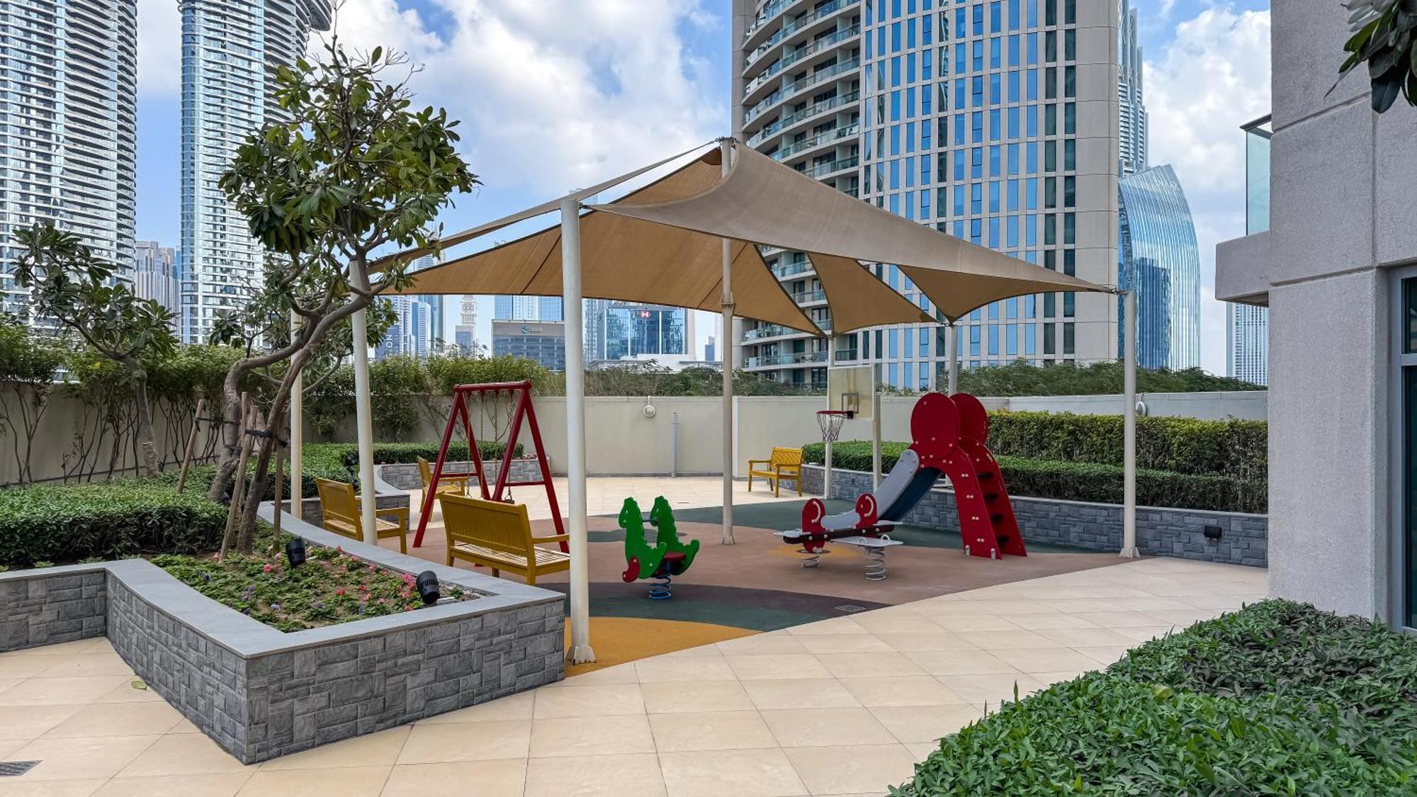 1 Bedroom Exquisite Urban Living In Downtown Appartement *