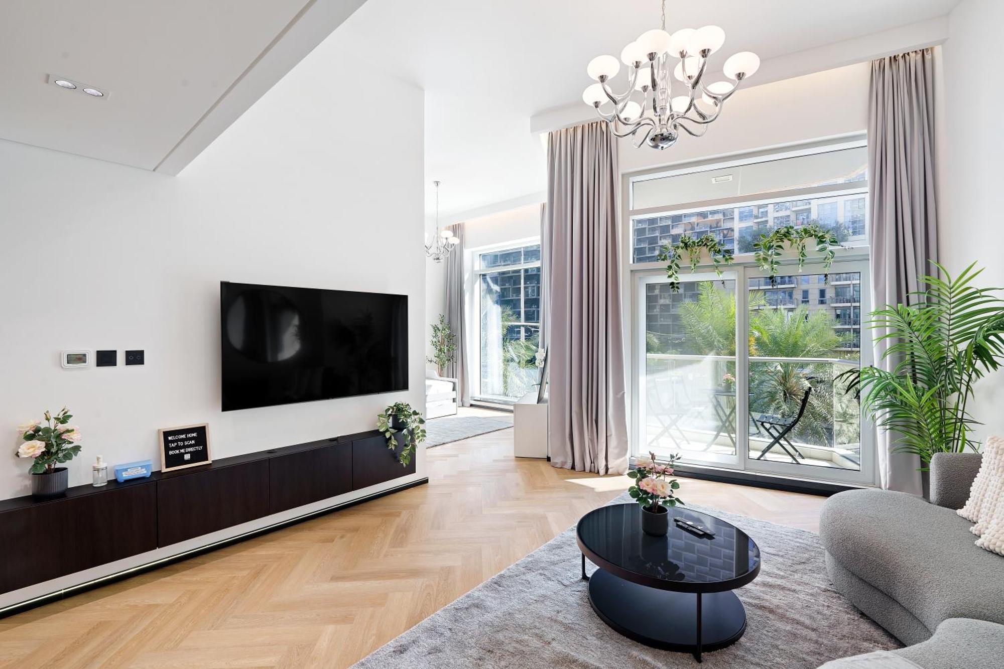 1 Bedroom Exquisite Urban Living In Downtown Appartement