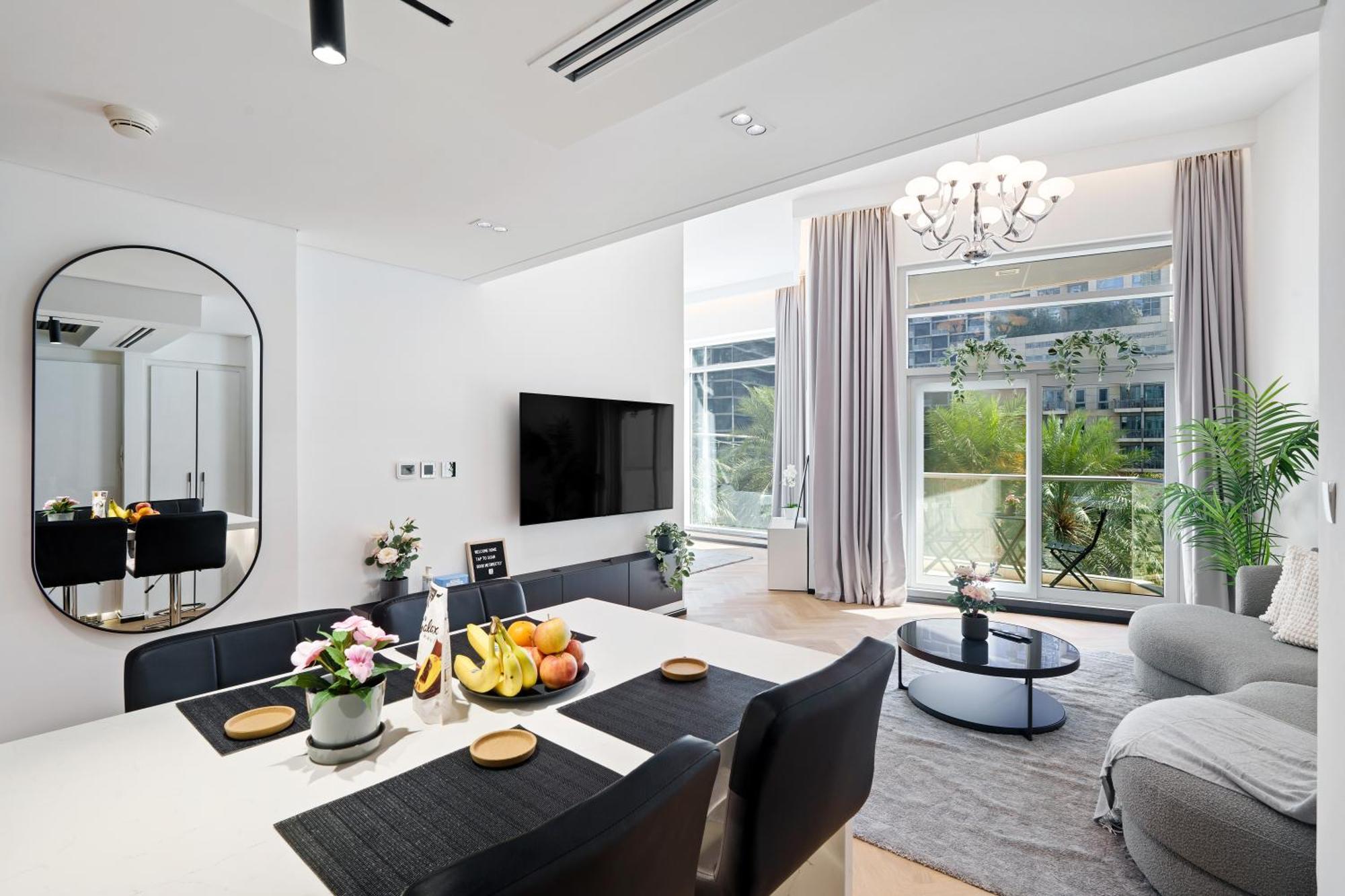 1 Bedroom Exquisite Urban Living In Downtown Appartement