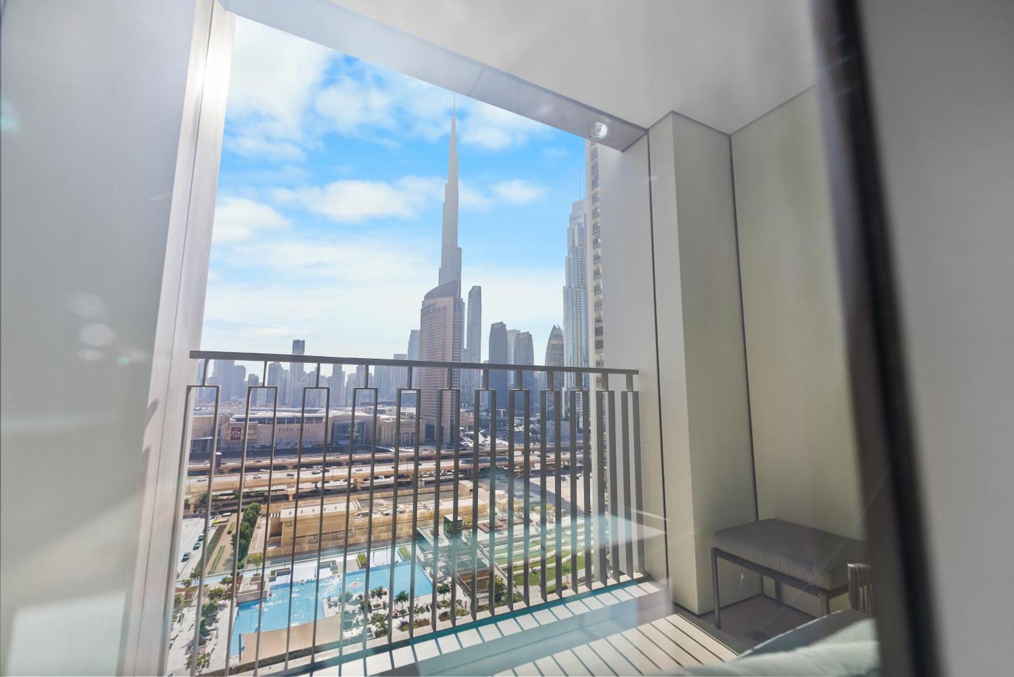 Magnificent - A Charming 2br With A Burj Khalifa View *