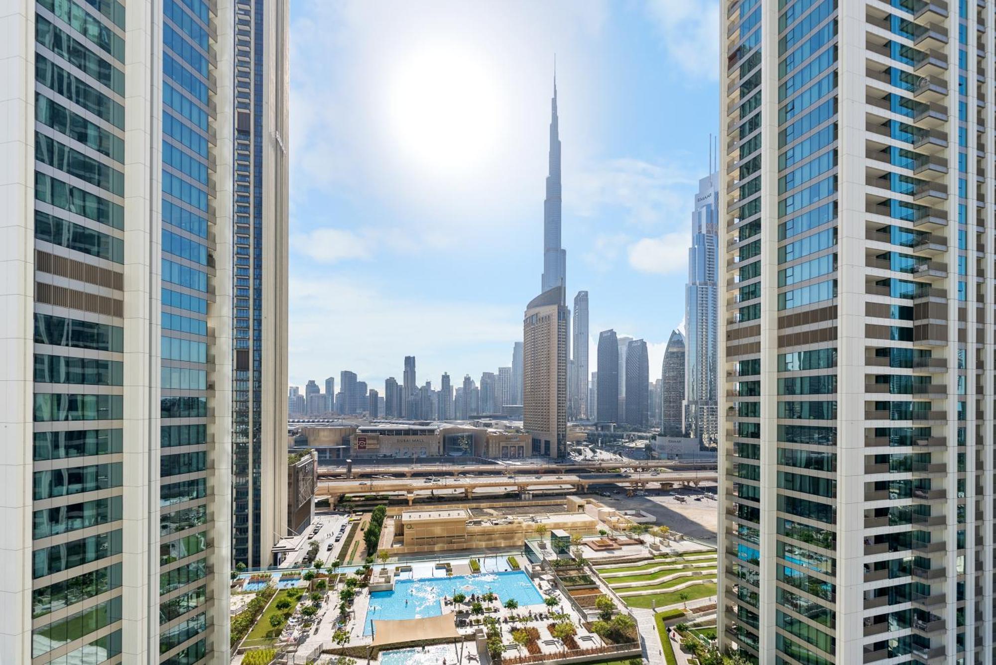 Magnificent - A Charming 2br With A Burj Khalifa View *