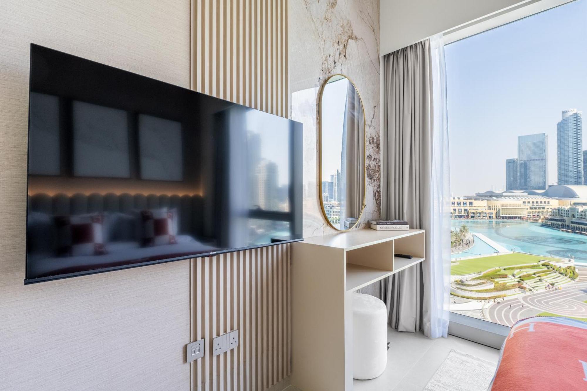 Hermes-style 2br, Full Burj Khalifa View - Infinity Pool - Full Fountain View