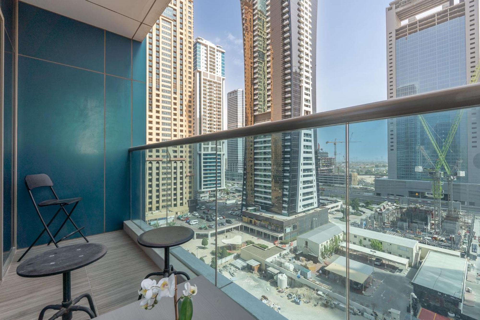 Heaven Crest - Balcony With View 1bhk In Jlt Close To Metro & Marina Appartement