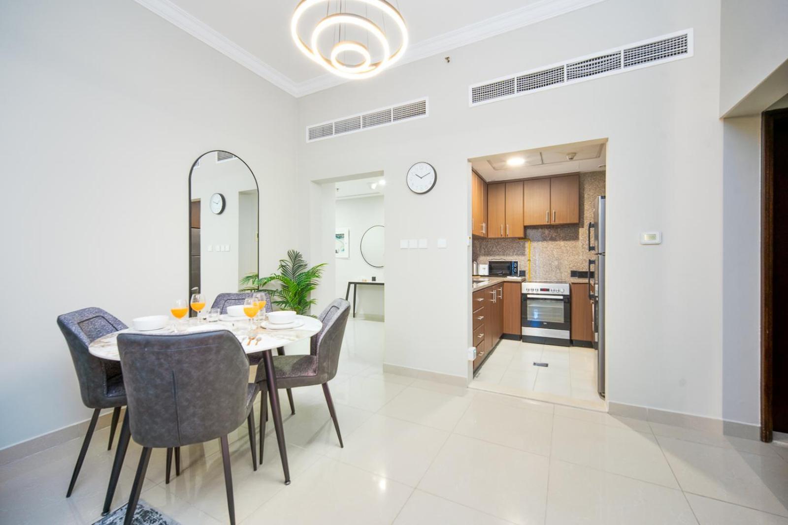 1br Stunning Canal & Burj View, Luxury At Fairview Residency Appartement Dubai