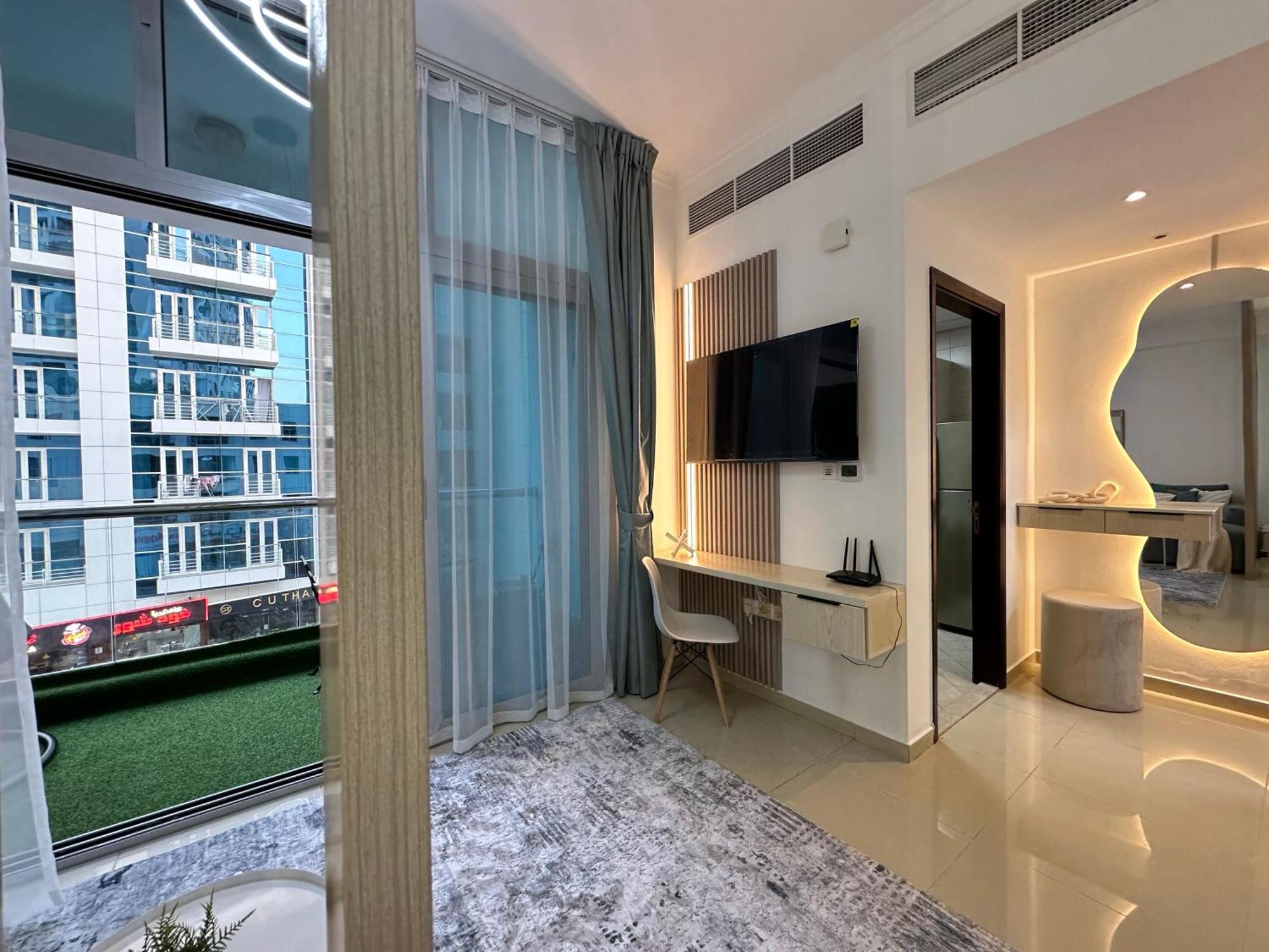 Stylish With Stunning Marina Canal Views Near To The Dubaï