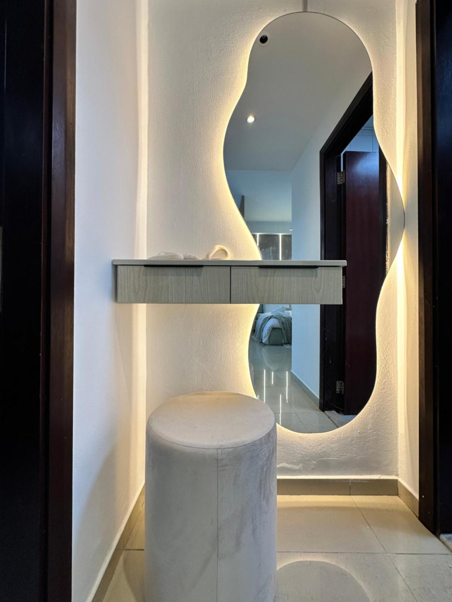 Stylish With Stunning Marina Canal Views Near To The * Dubaï
