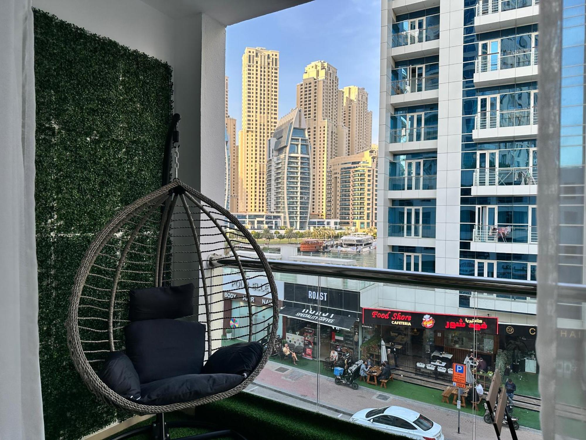 Stylish With Stunning Marina Canal Views Near To The Appartement