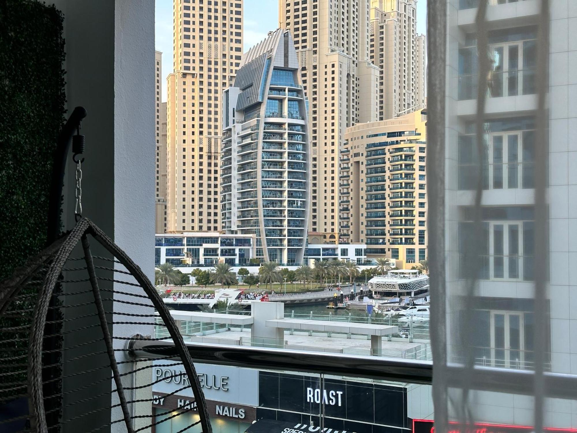 Stylish With Stunning Marina Canal Views Near To The * Dubaï