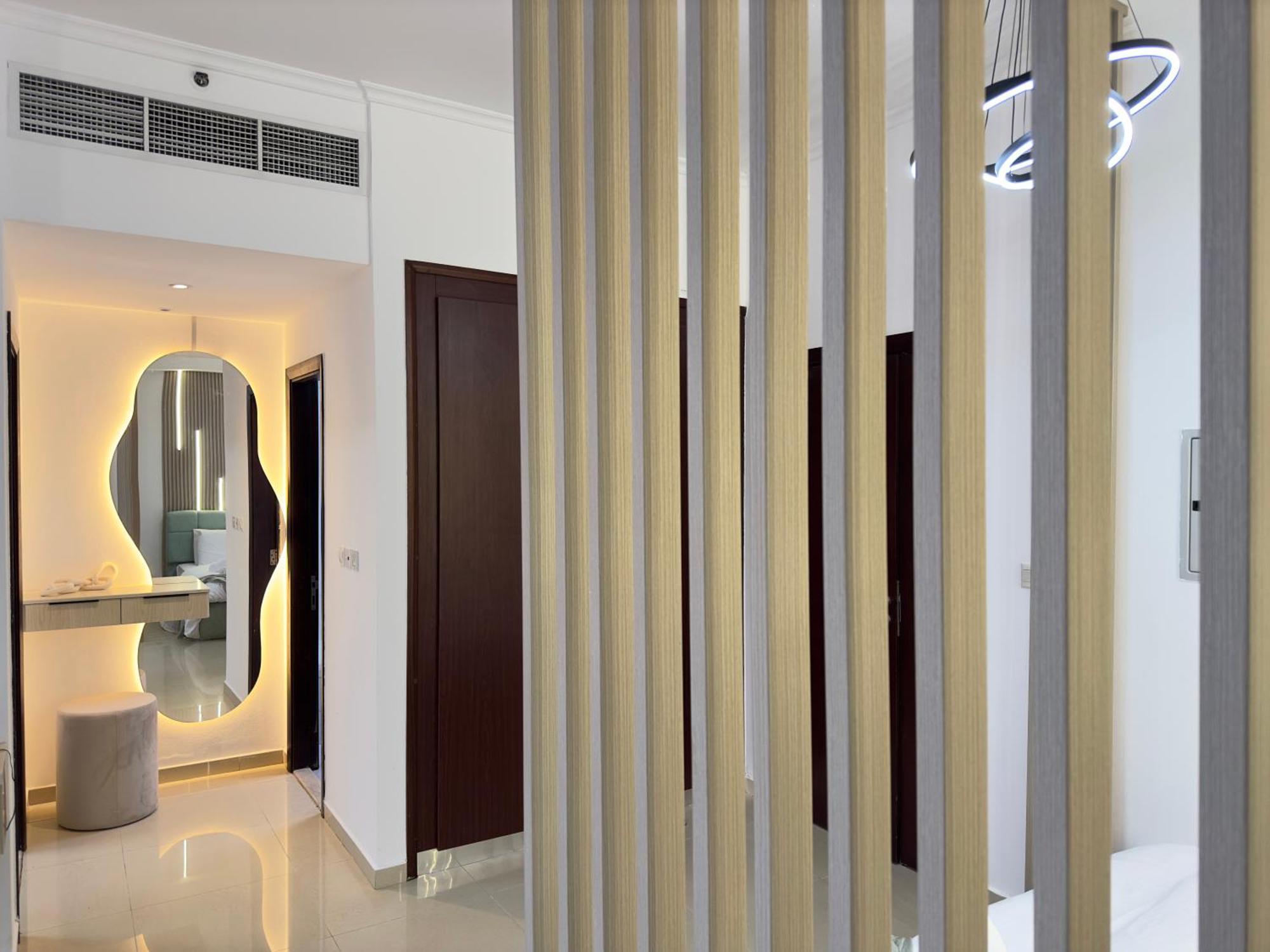 Stylish With Stunning Marina Canal Views Near To The Appartement *