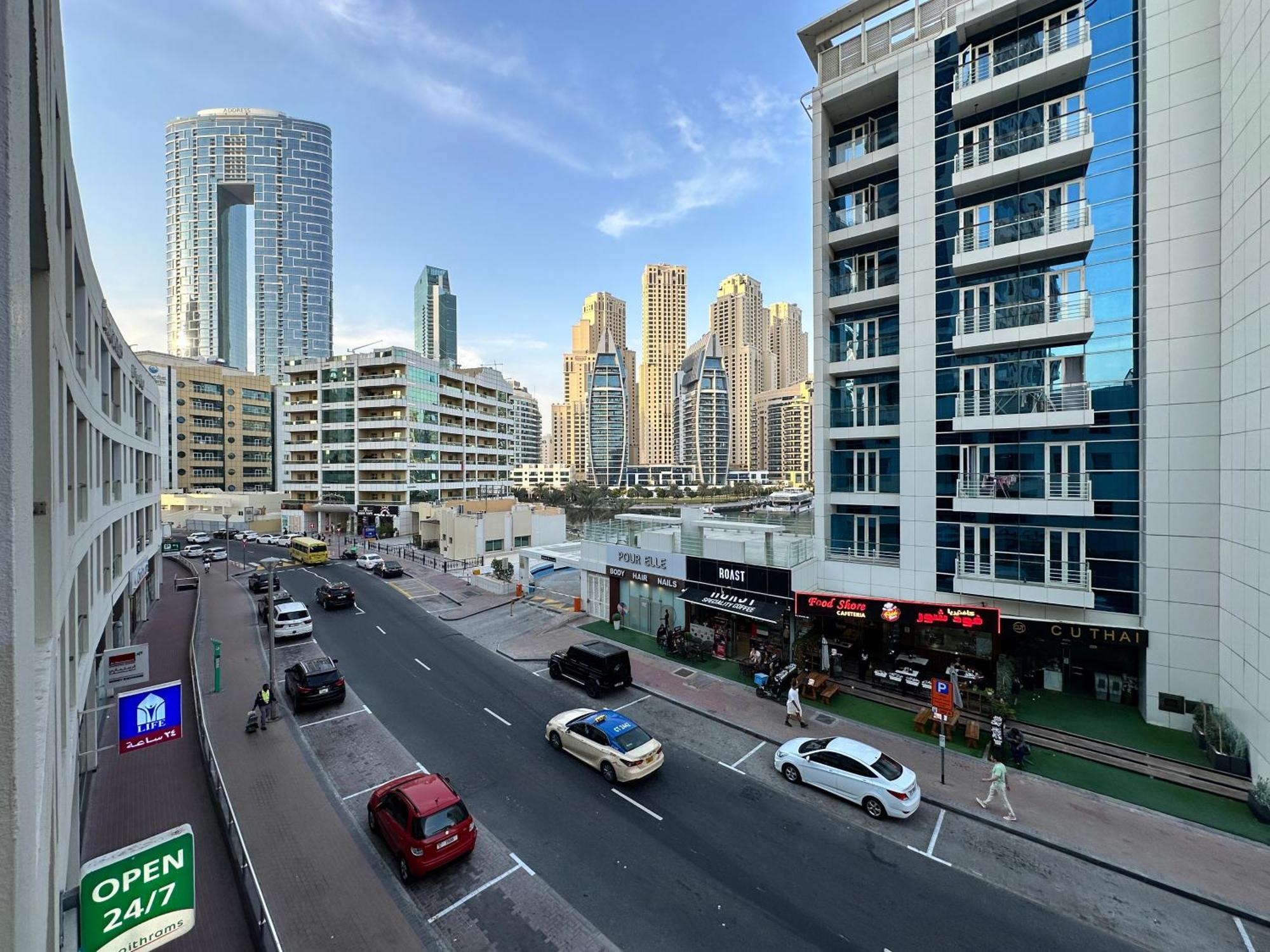 Stylish With Stunning Marina Canal Views Near To The Appartement