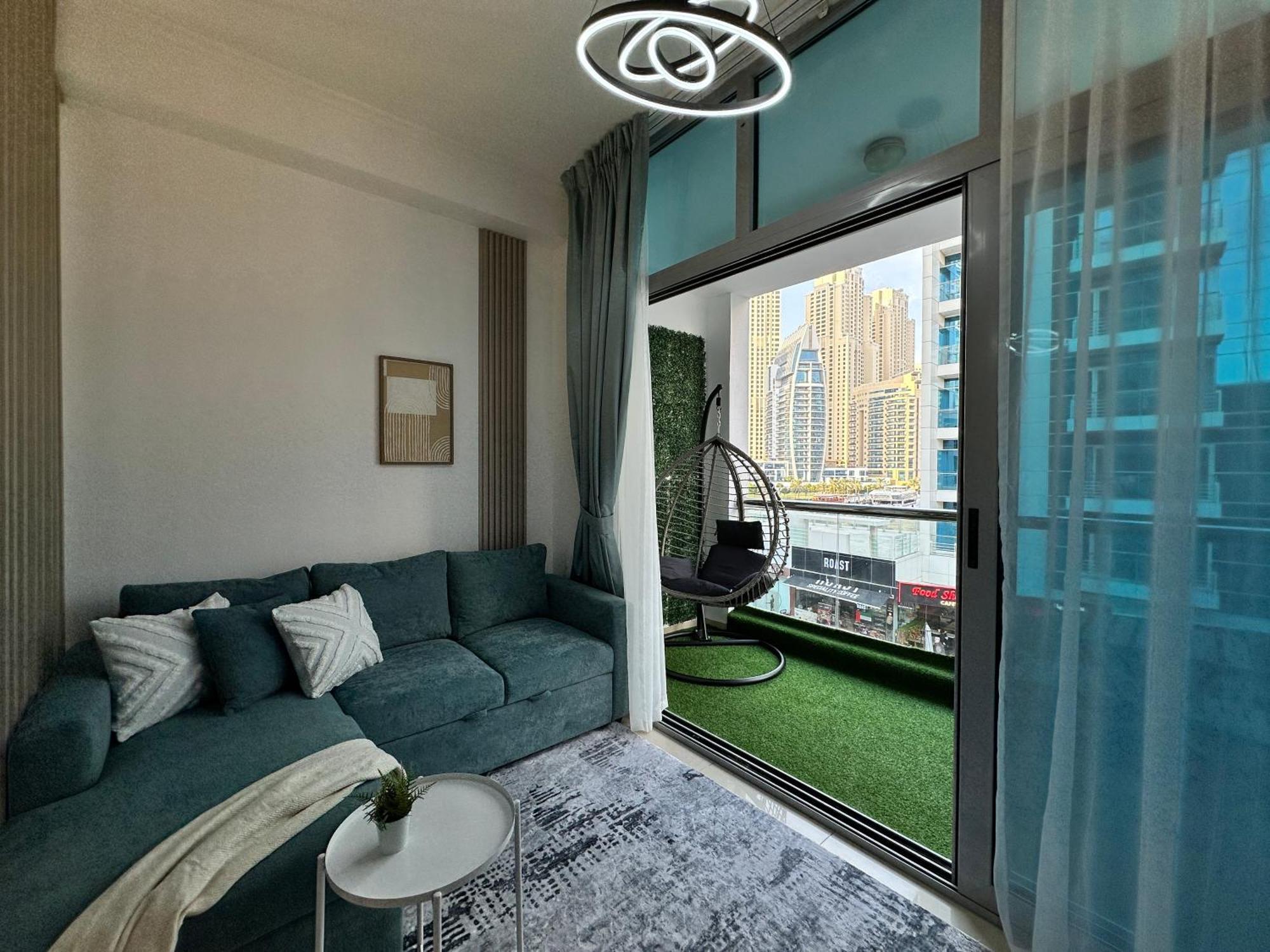 Stylish With Stunning Marina Canal Views Near To The Appartement Dubaï