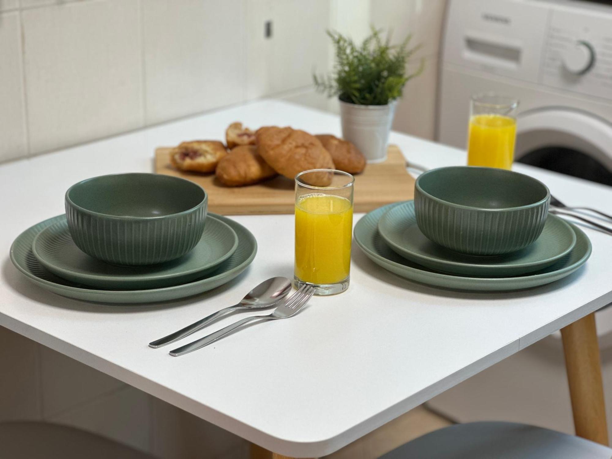 Stylish With Stunning Marina Canal Views Near To The Appartement *