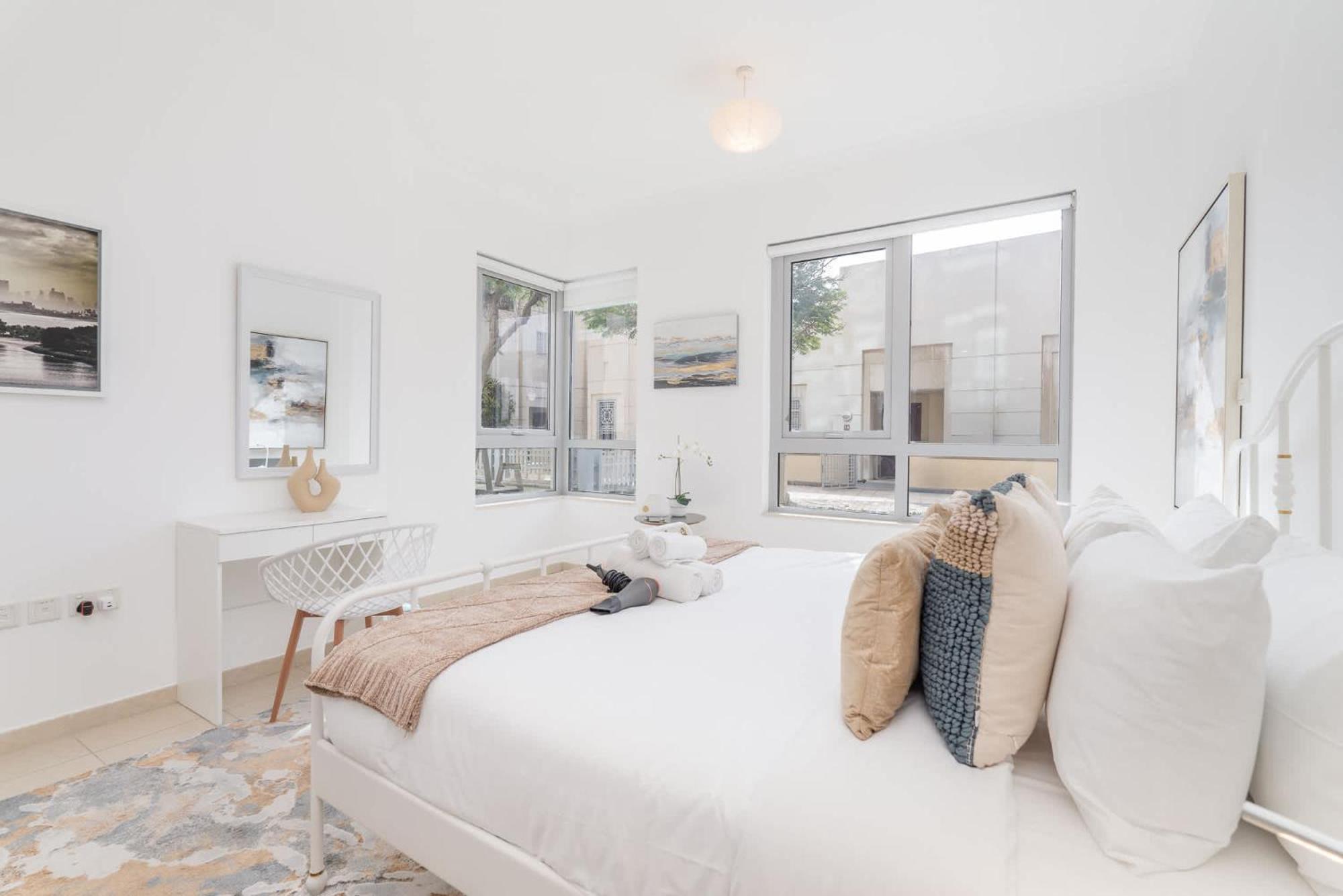 Gorgeous 1 Bedroom In The Tower 8 Perfect For 2 Dubaï