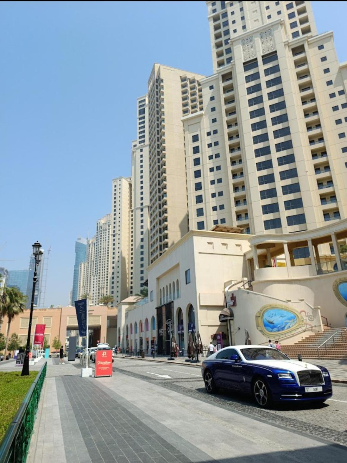 Hotel One Bedroom Partially Sea View In Jbr The Walk