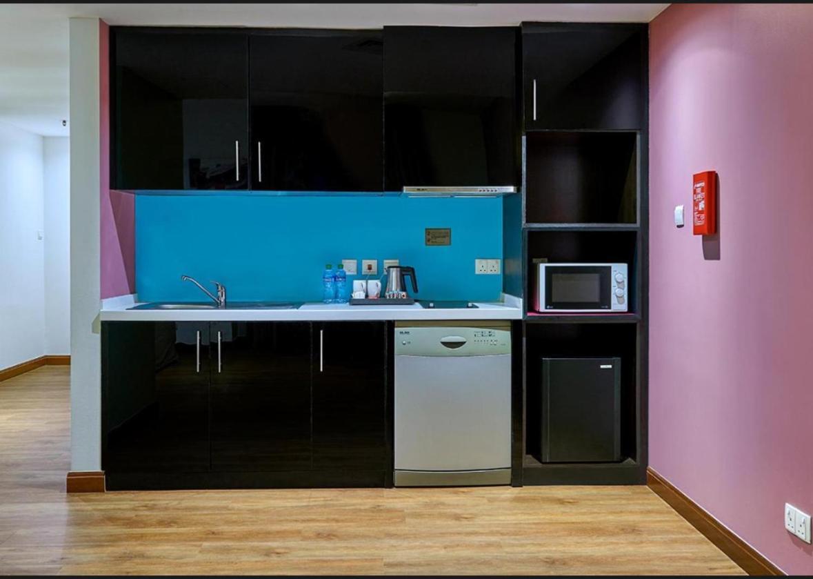 One Bedroom Partially Sea View In Jbr The Walk 4*