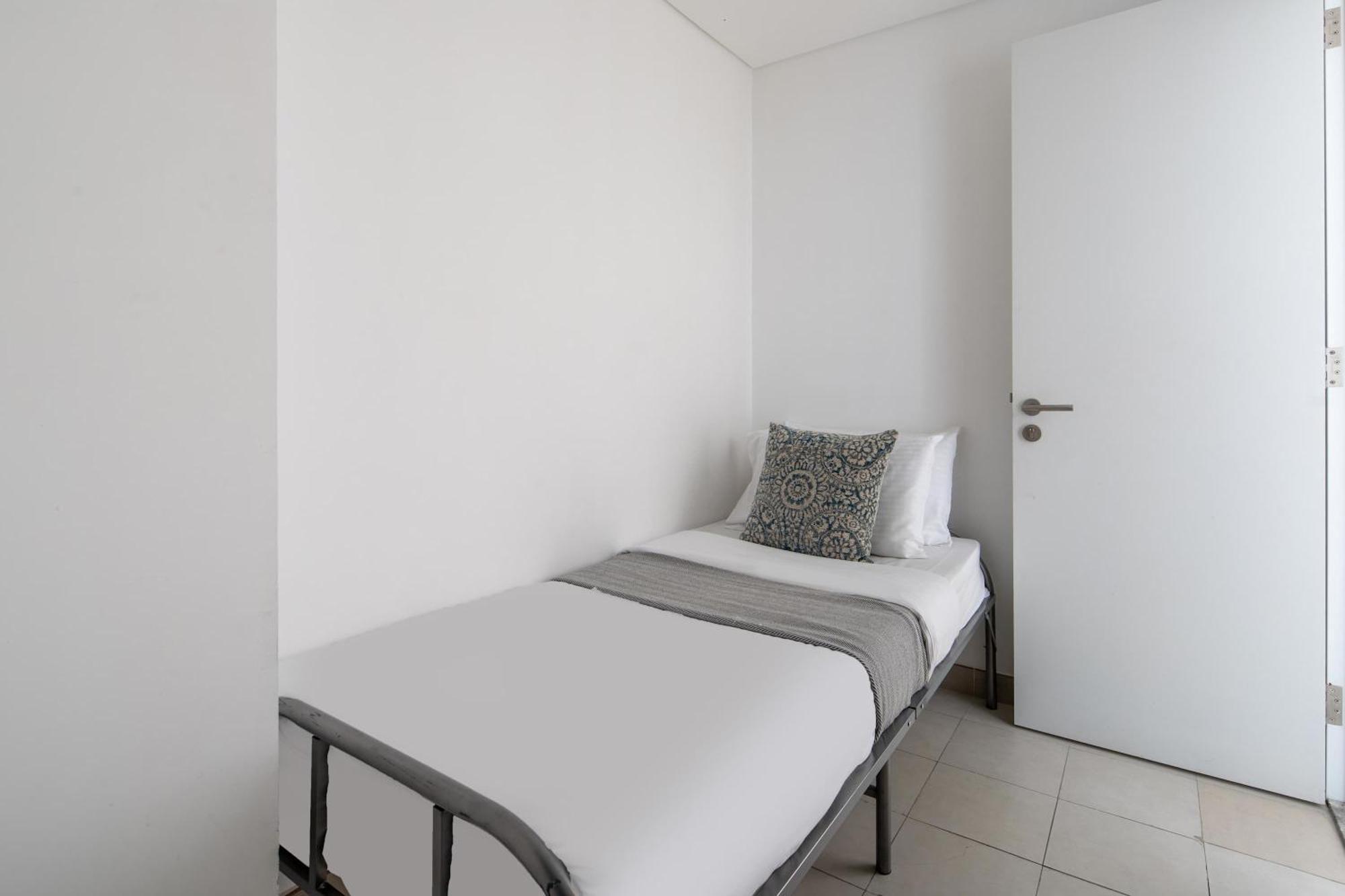 Frank Porter - The Pulse Residences Apartamento *