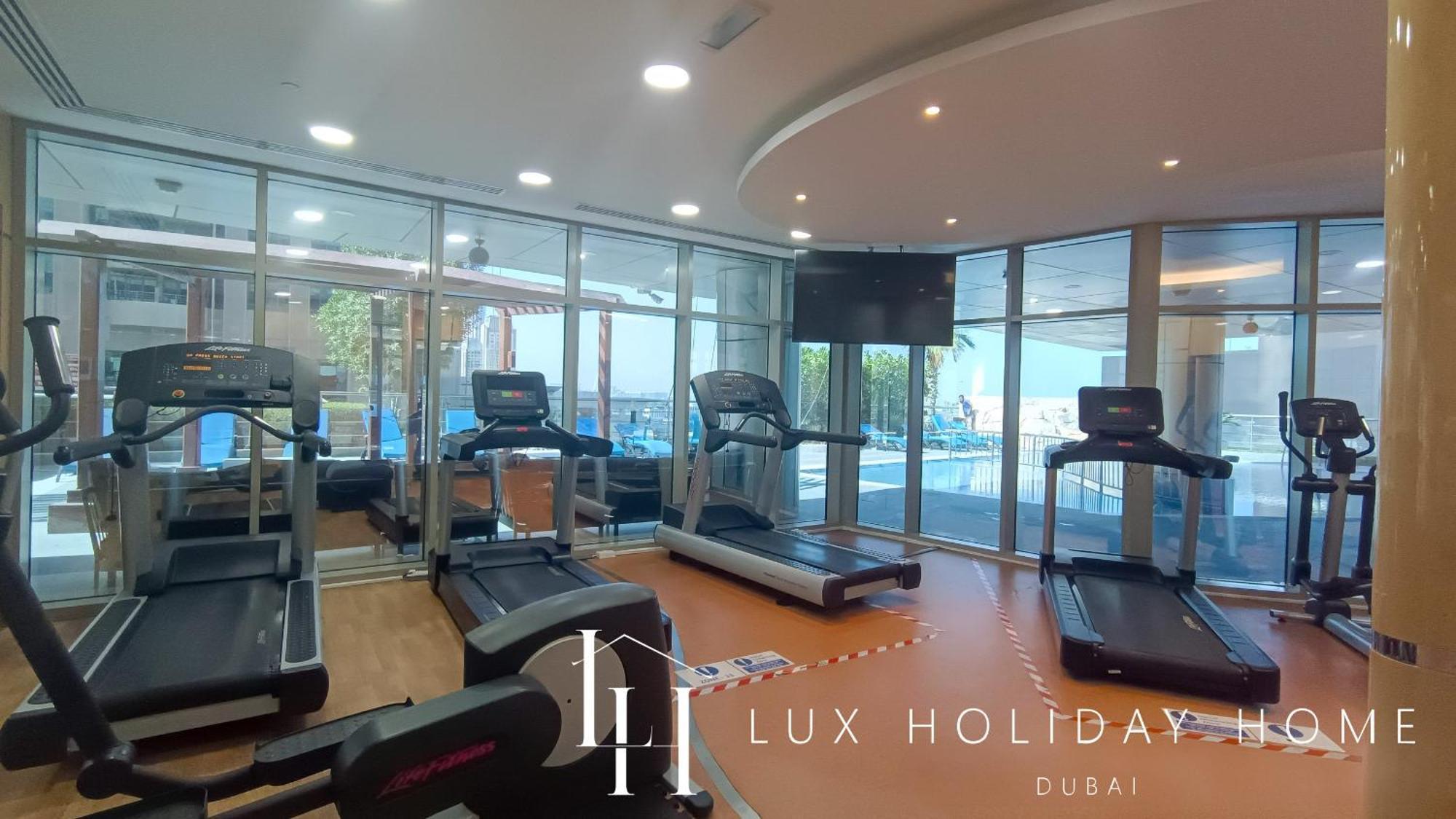 Apartemen Lux The Sky View Marina