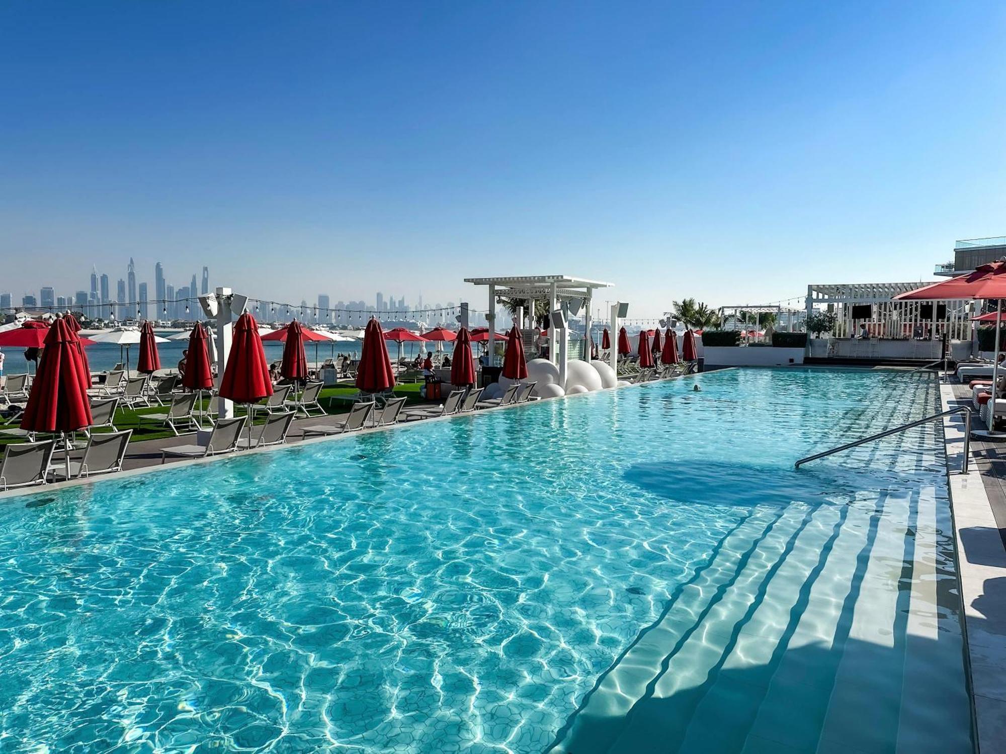 Lägenhet Spacious Beachfront 2 Bedroom - The 8 Dubai