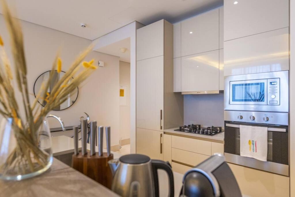 Cozy Beachfront 1 Bedroom - The 8 Dubái