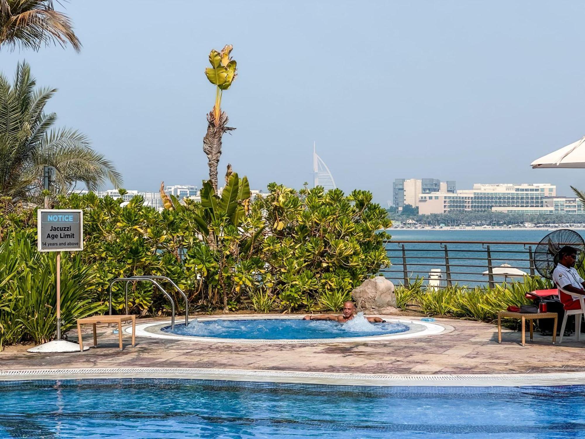 Modern Beachfront 1br - Tiara *