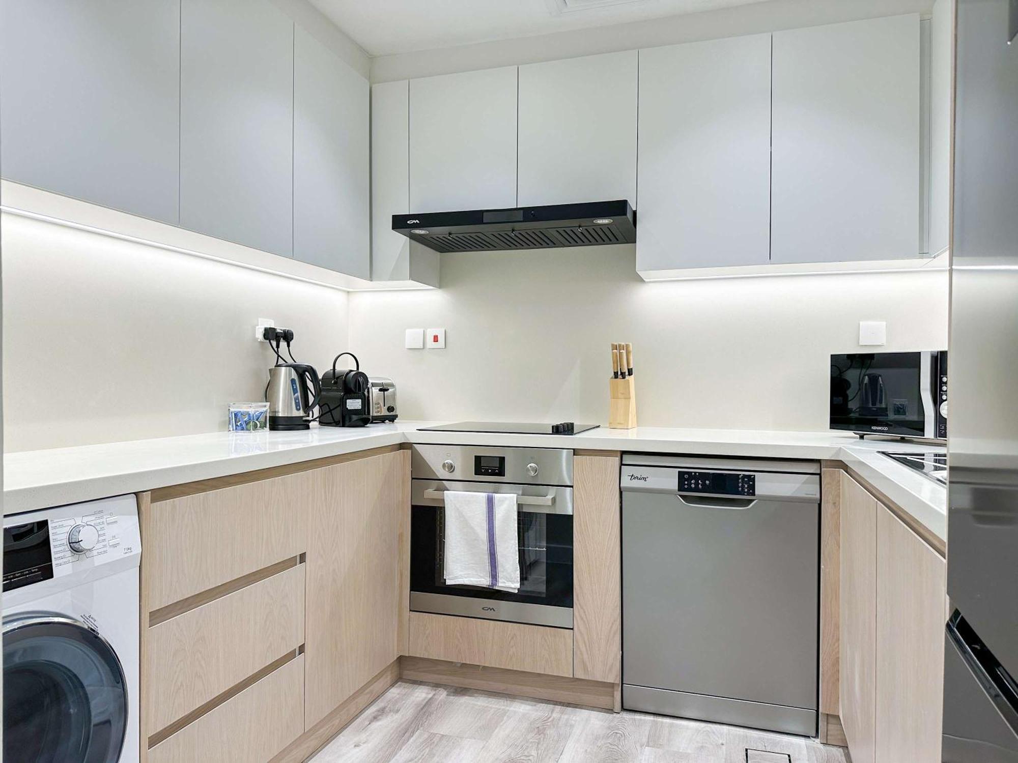 Fabulous 2br At 5 Star Apartemen
