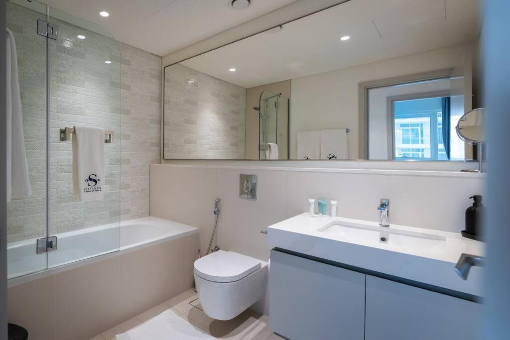 Glamorous 3br With Marina View Dubaï