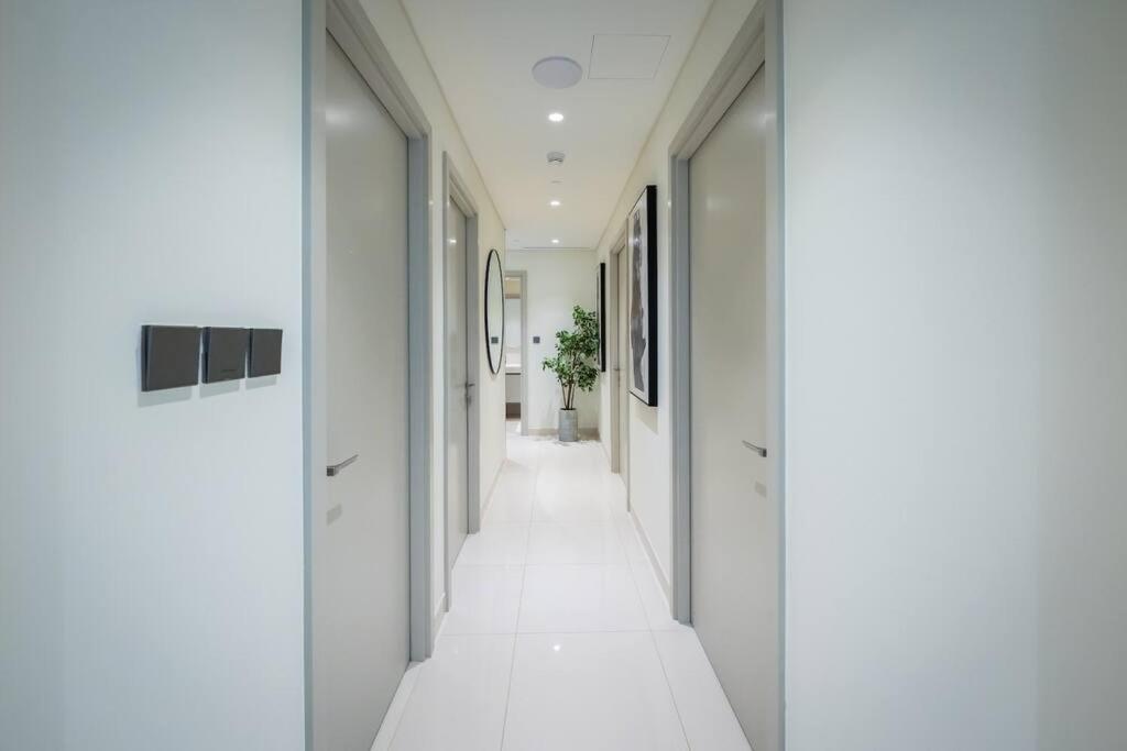 Appartement Glamorous 3br With Marina View Dubaï