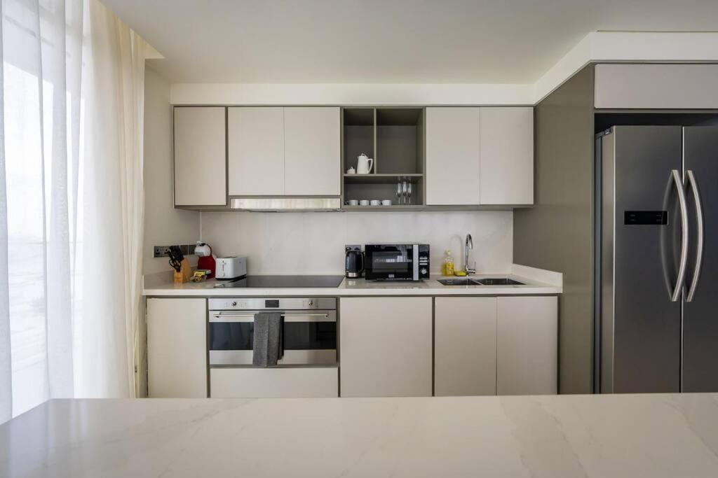 Appartement Glamorous 3br With Marina View Dubaï