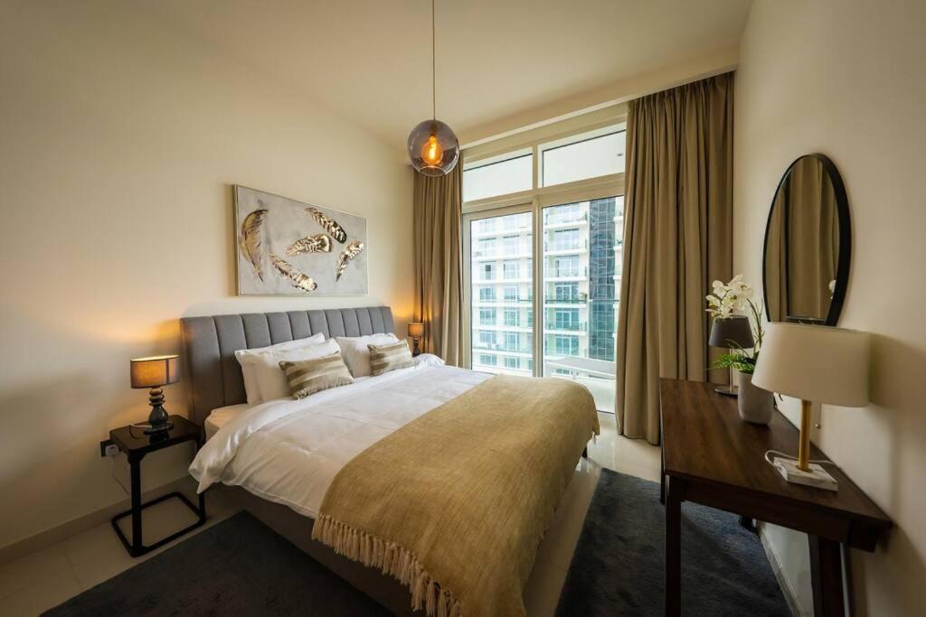 Glamorous 3br With Marina View Dubaï
