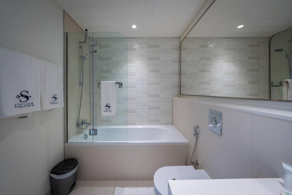 Appartement Glamorous 3br With Marina View Dubaï