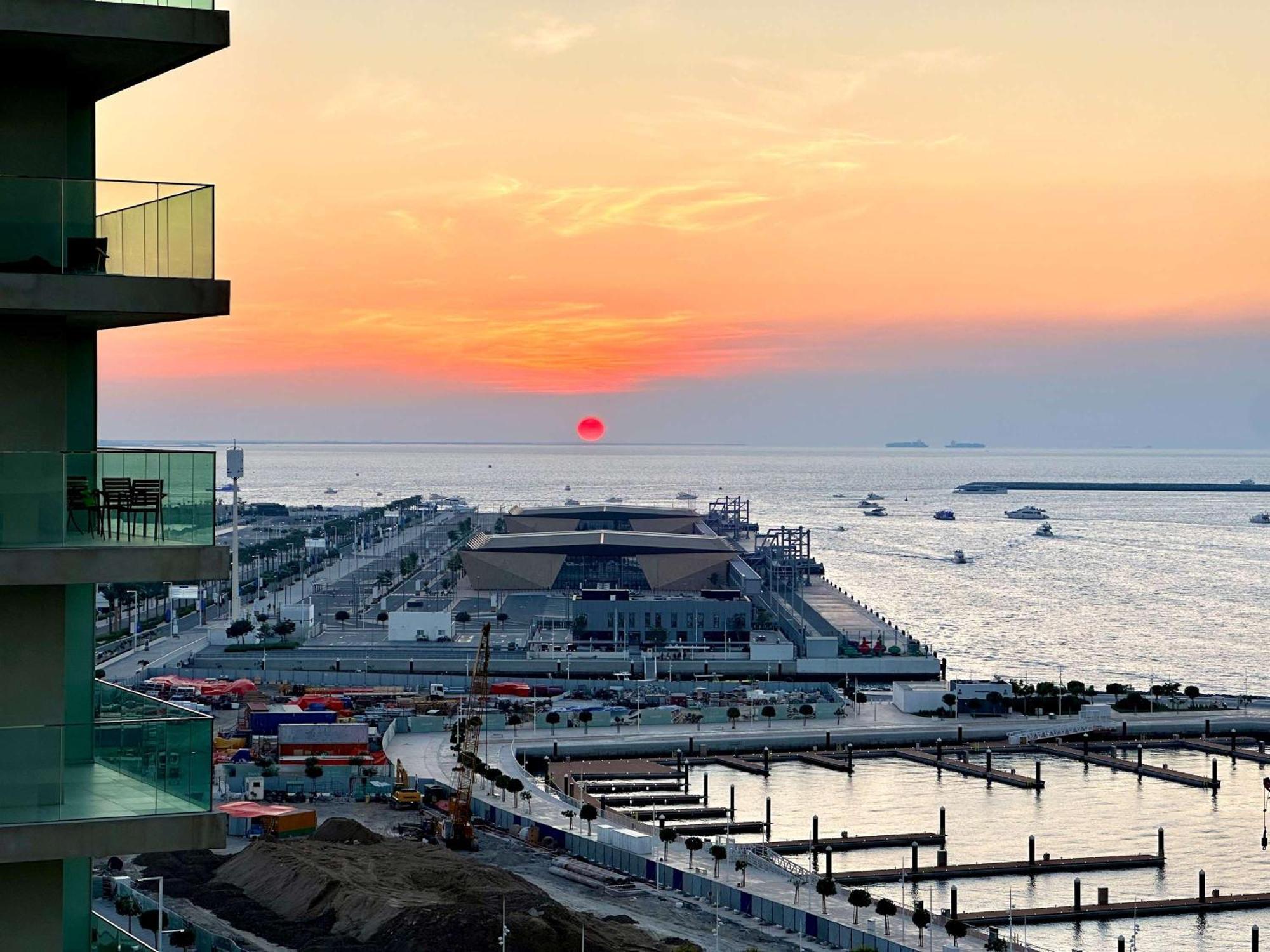 Appartement Glamorous 3br With Marina View Dubaï