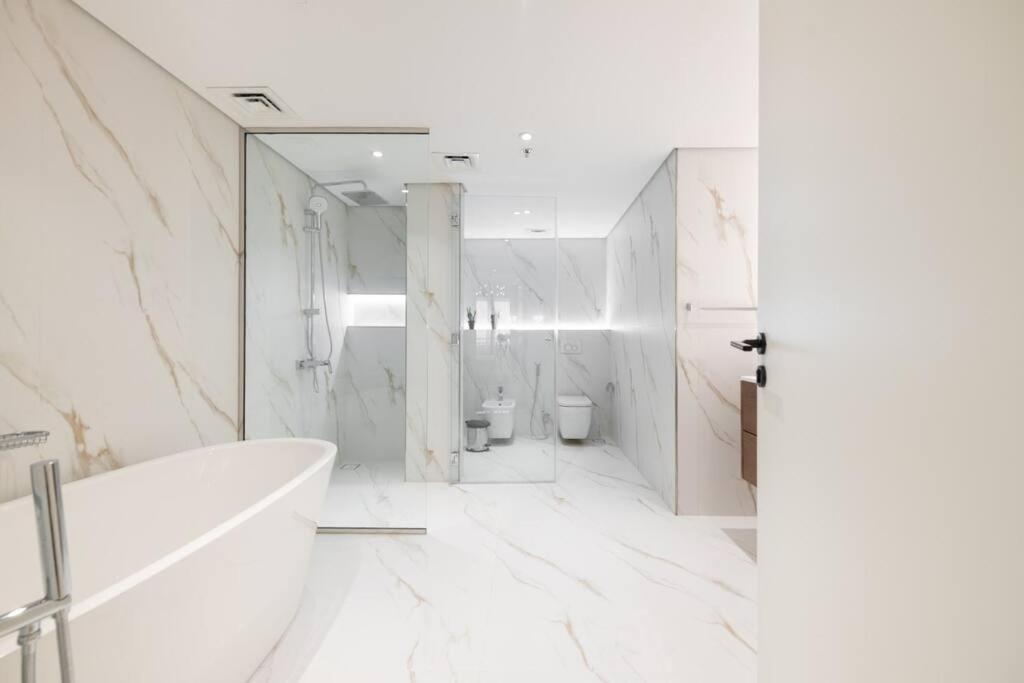 Upgraded Gorgeous 1br At 5 Star Appartement Dubai