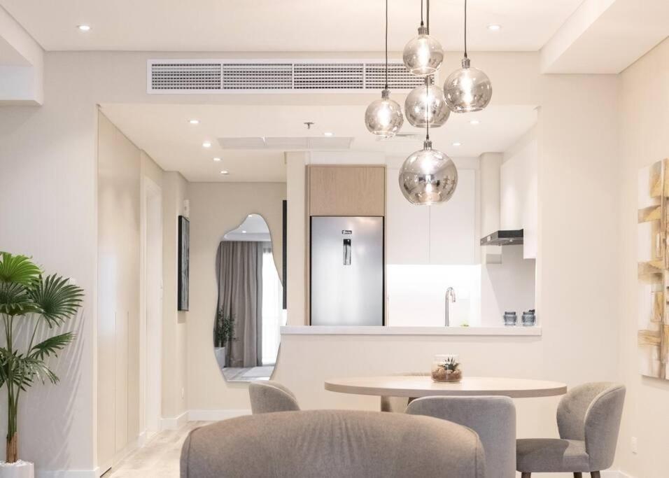 Upgraded Gorgeous 1br At 5 Star Appartement Dubai