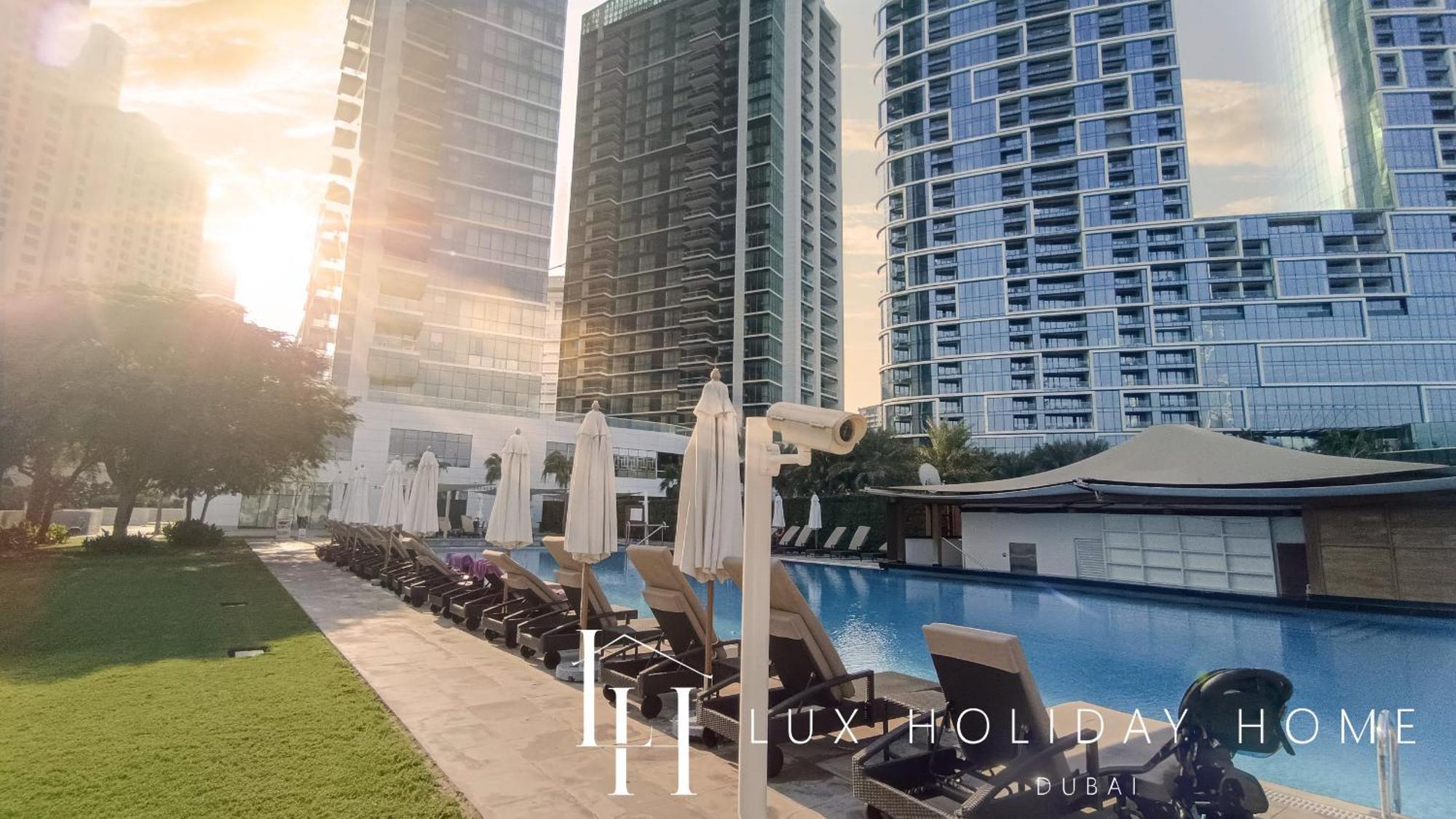 Lux The Jbr Sea View Apartment