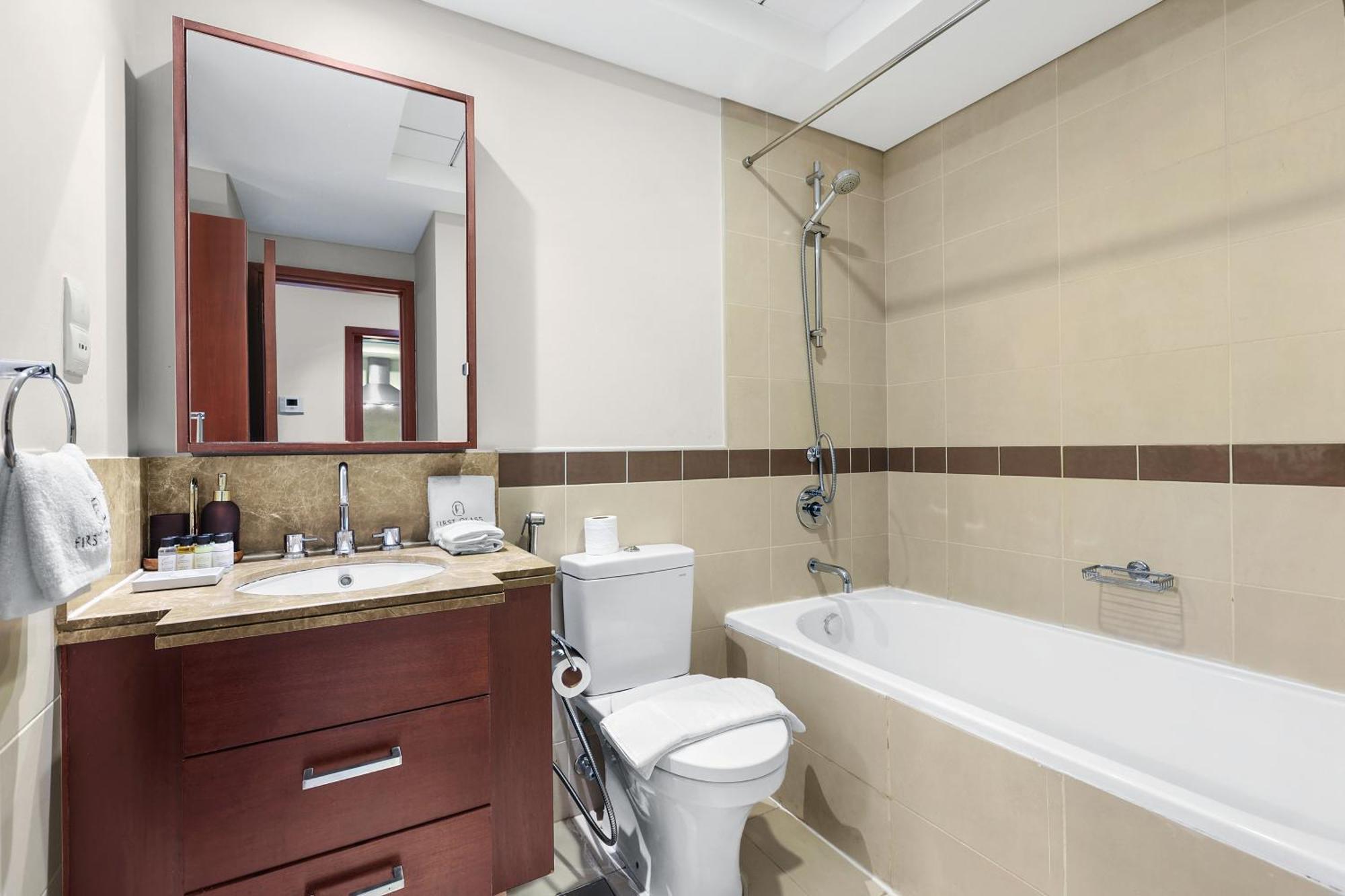 First Class 2br With Burj Khalifa & Fountain View Apartamento Dubái