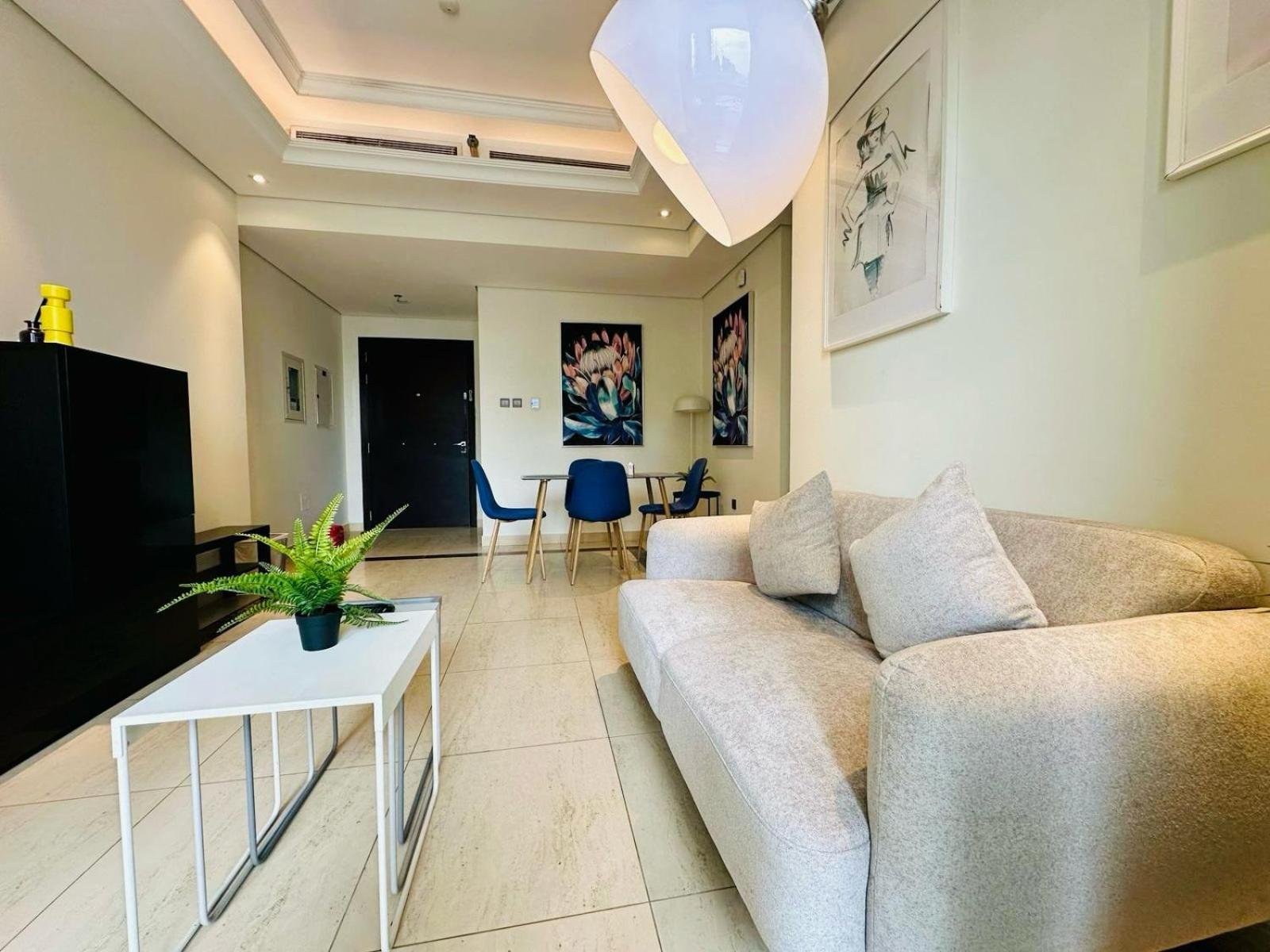 1br + Maid In Downtown