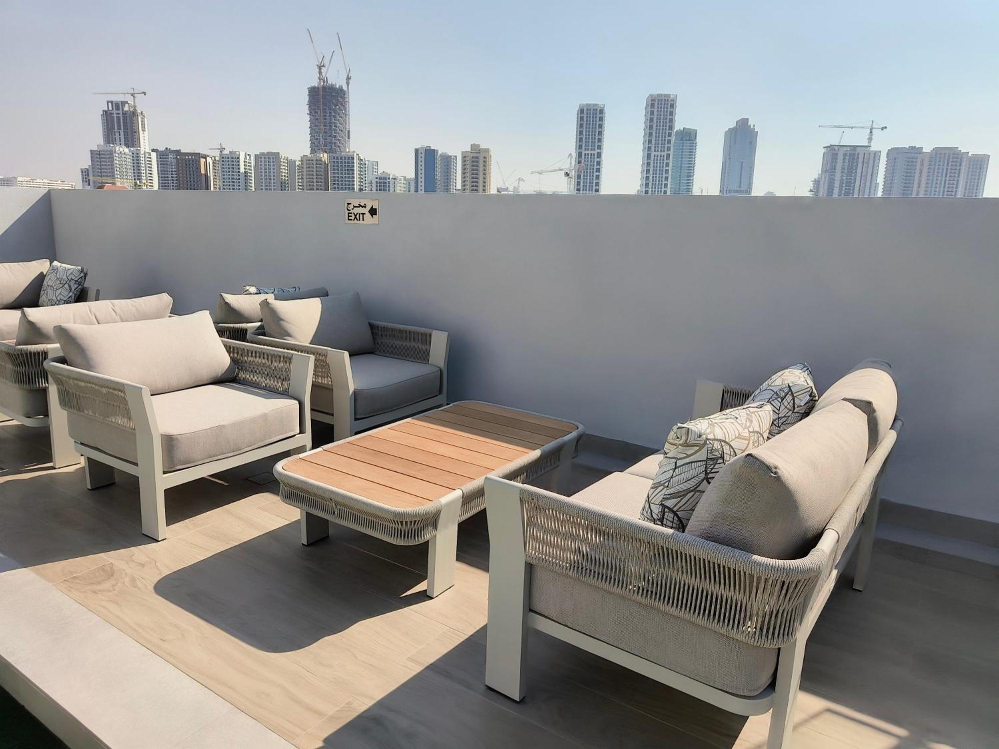 Boutique Loft, Stylish, Cozy And Luxurious Style In Wonderful Building With 2 Pools & Gym Appartement Dubaï