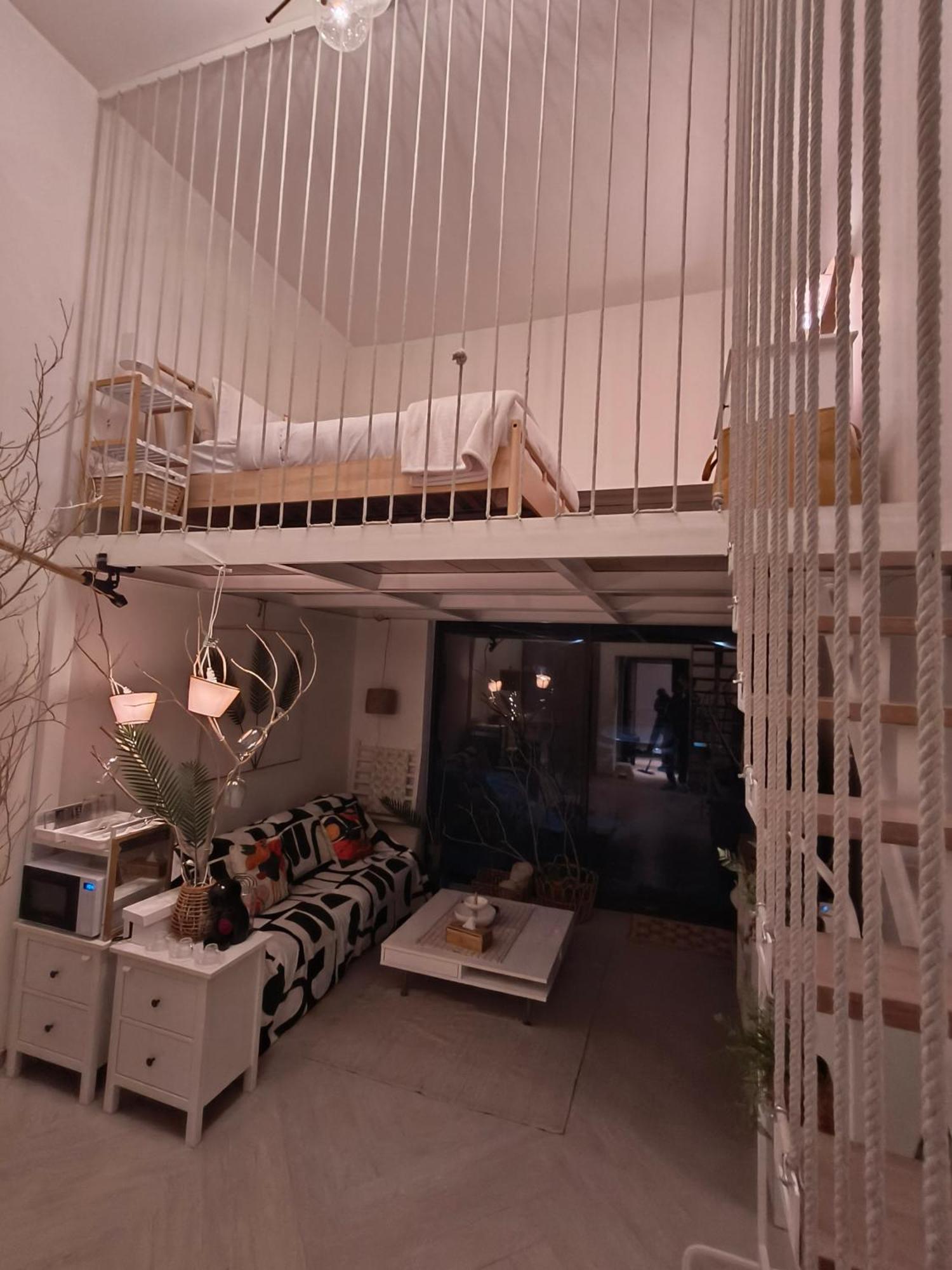 Boutique Loft, Stylish, Cozy And Luxurious Style In Wonderful Building With 2 Pools & Gym Dubaï