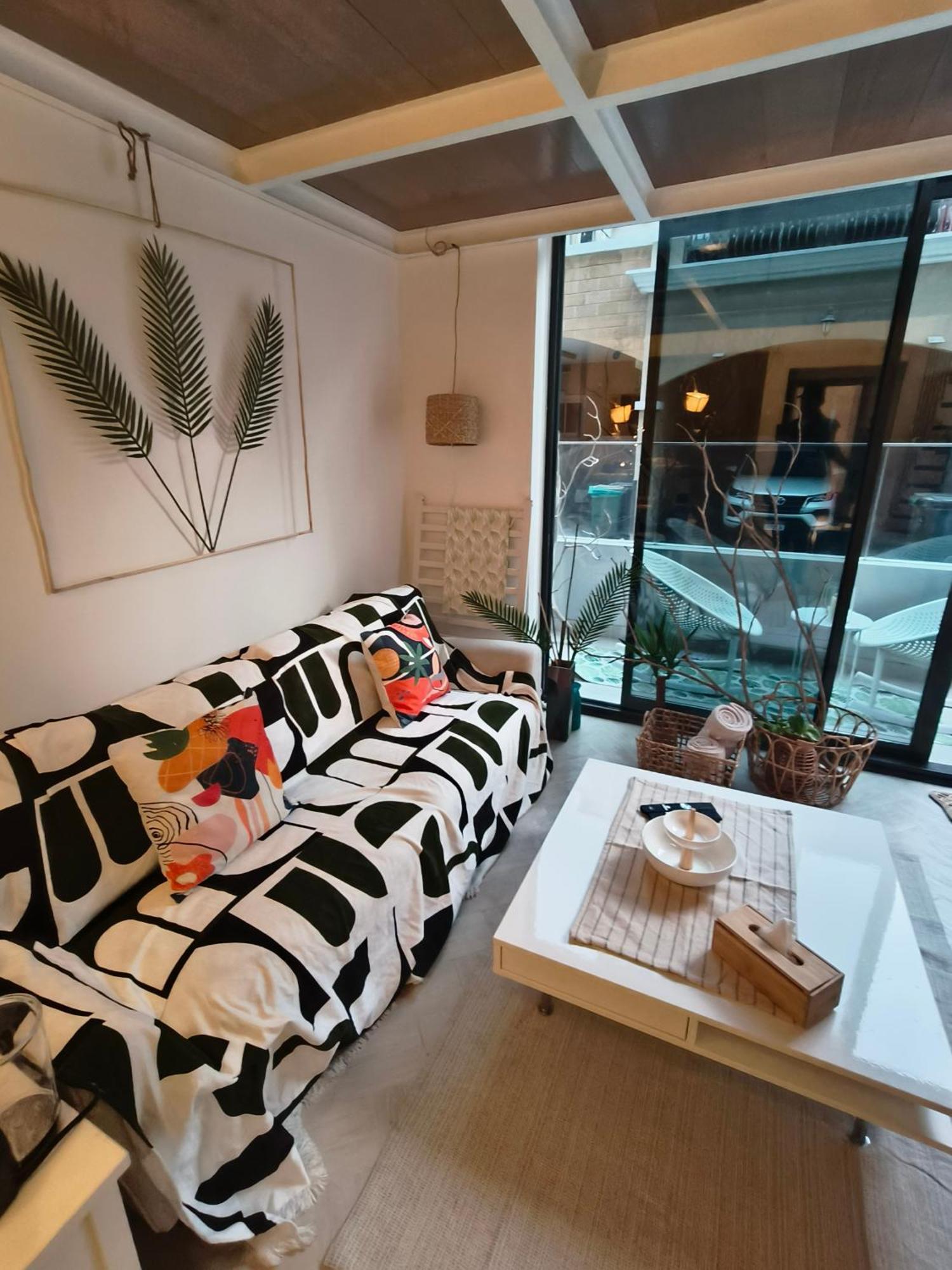 Boutique Loft, Stylish, Cozy And Luxurious Style In Wonderful Building With 2 Pools & Gym Appartement Dubaï