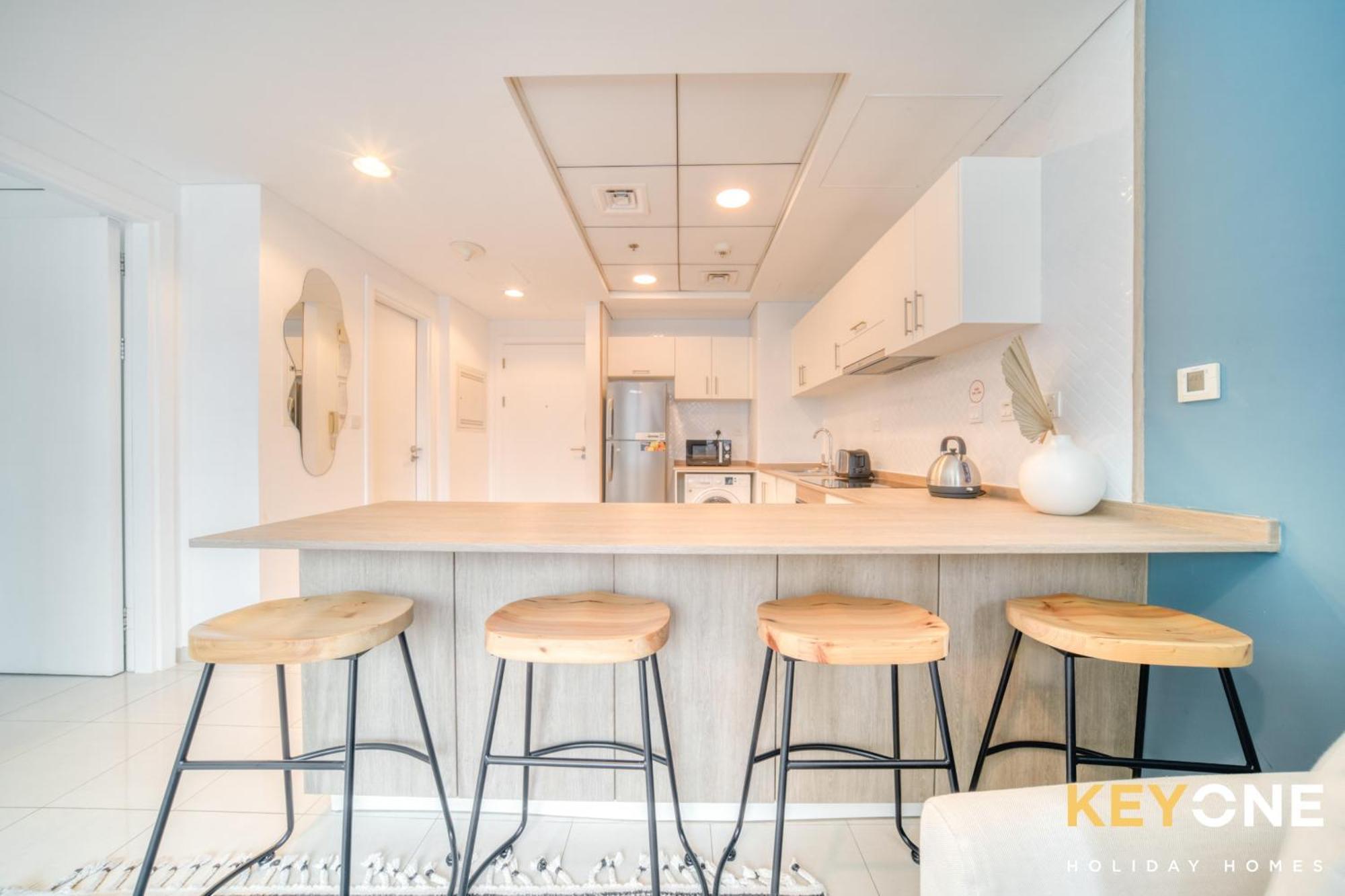 Contemporary One Bedroom 2 *