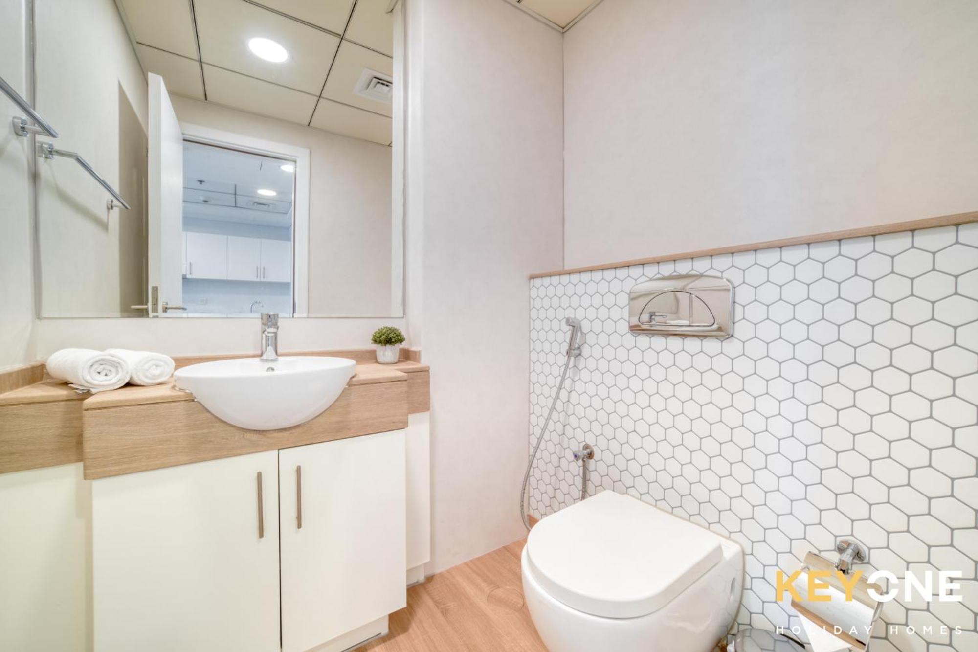 Contemporary One Bedroom 2 *