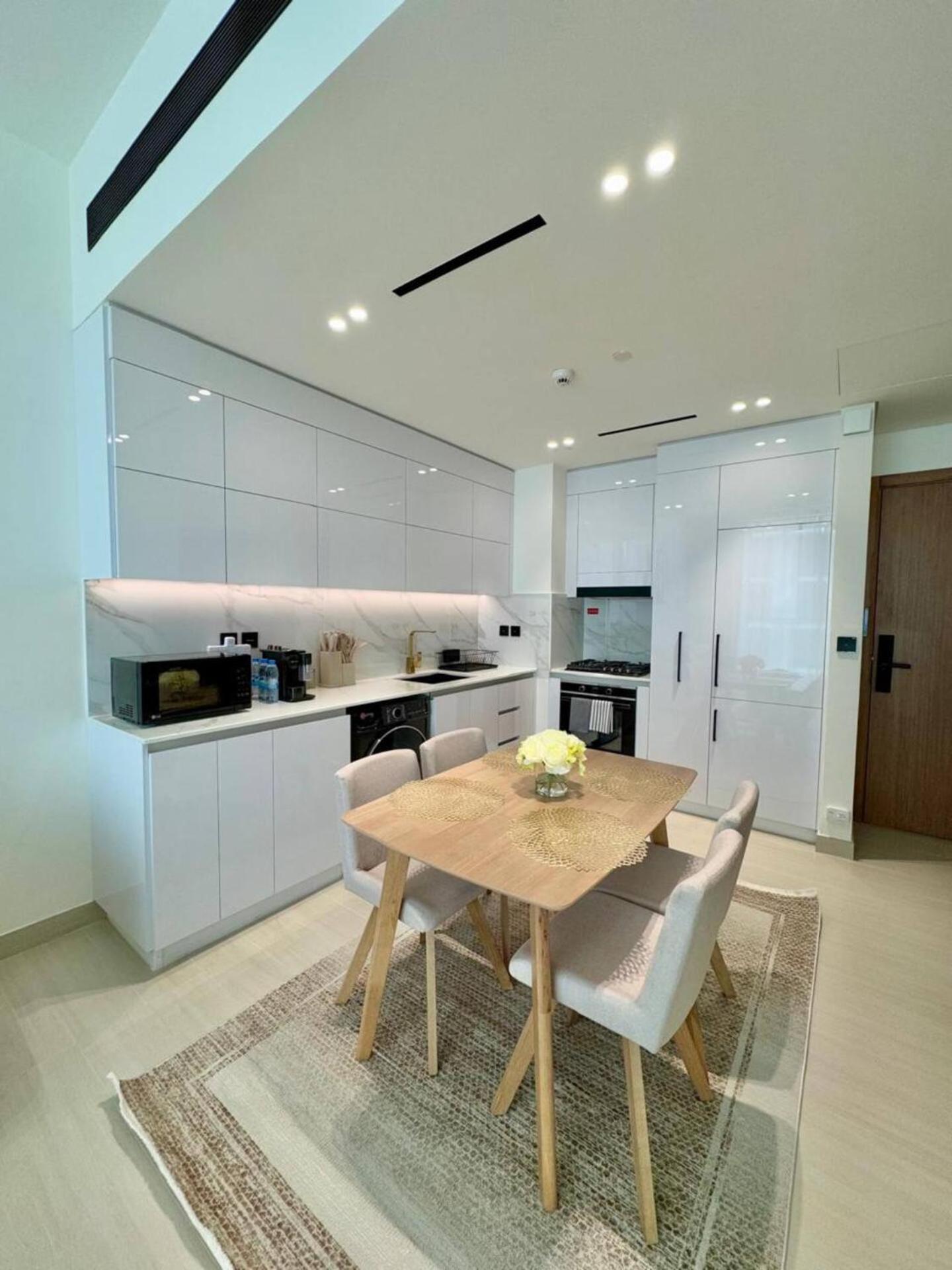 Spacious 1br In Jvc With Big Balcony Appartement