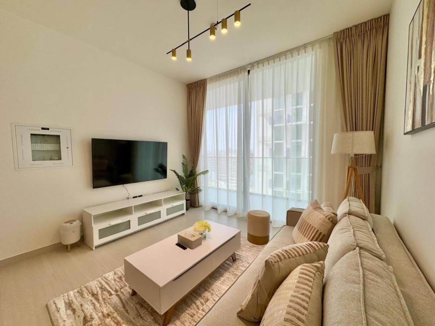 Appartement Spacious 1br In Jvc With Big Balcony *