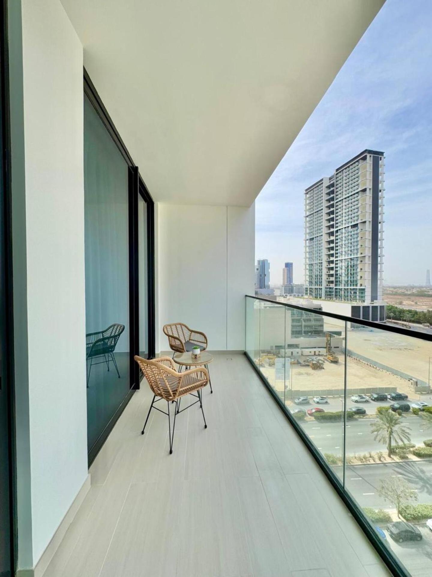 Spacious 1br In Jvc With Big Balcony * Dubaï