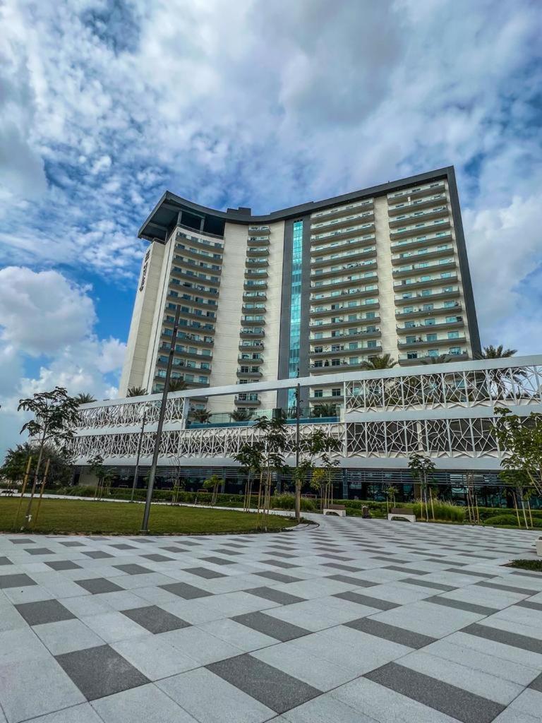 Fully Furnished Elegant Close By Science Park, Miracle Garden And Butterfly Garden * Dubaï